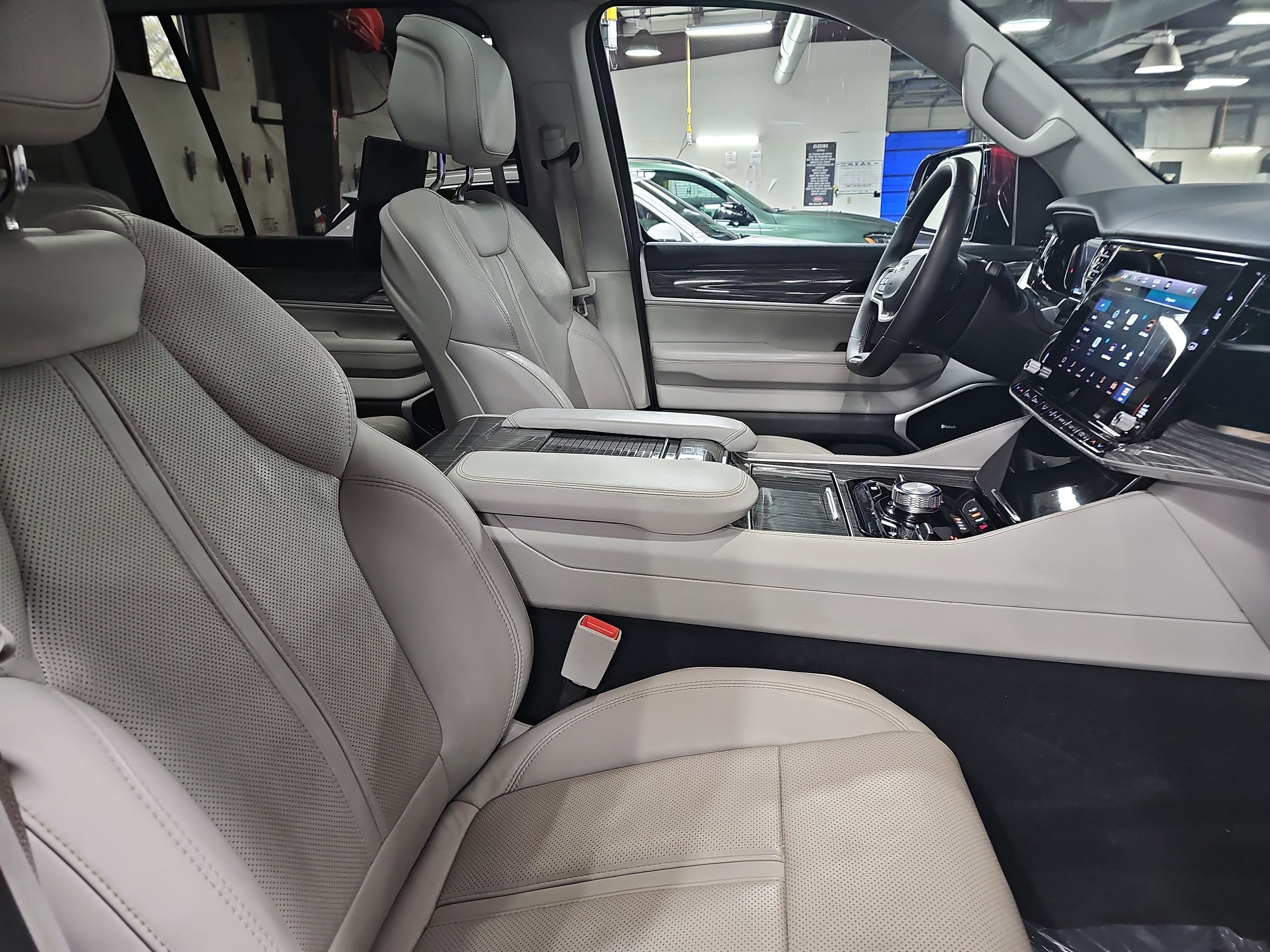 2022 Jeep Wagoneer Series III