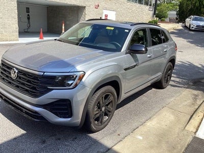 2026 Volkswagen Atlas Cross Sport 2.0T SEL R-Line Black