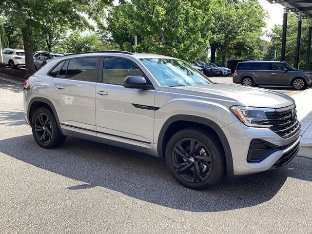 2026 Volkswagen Atlas Cross Sport 2.0T SEL R-Line Black