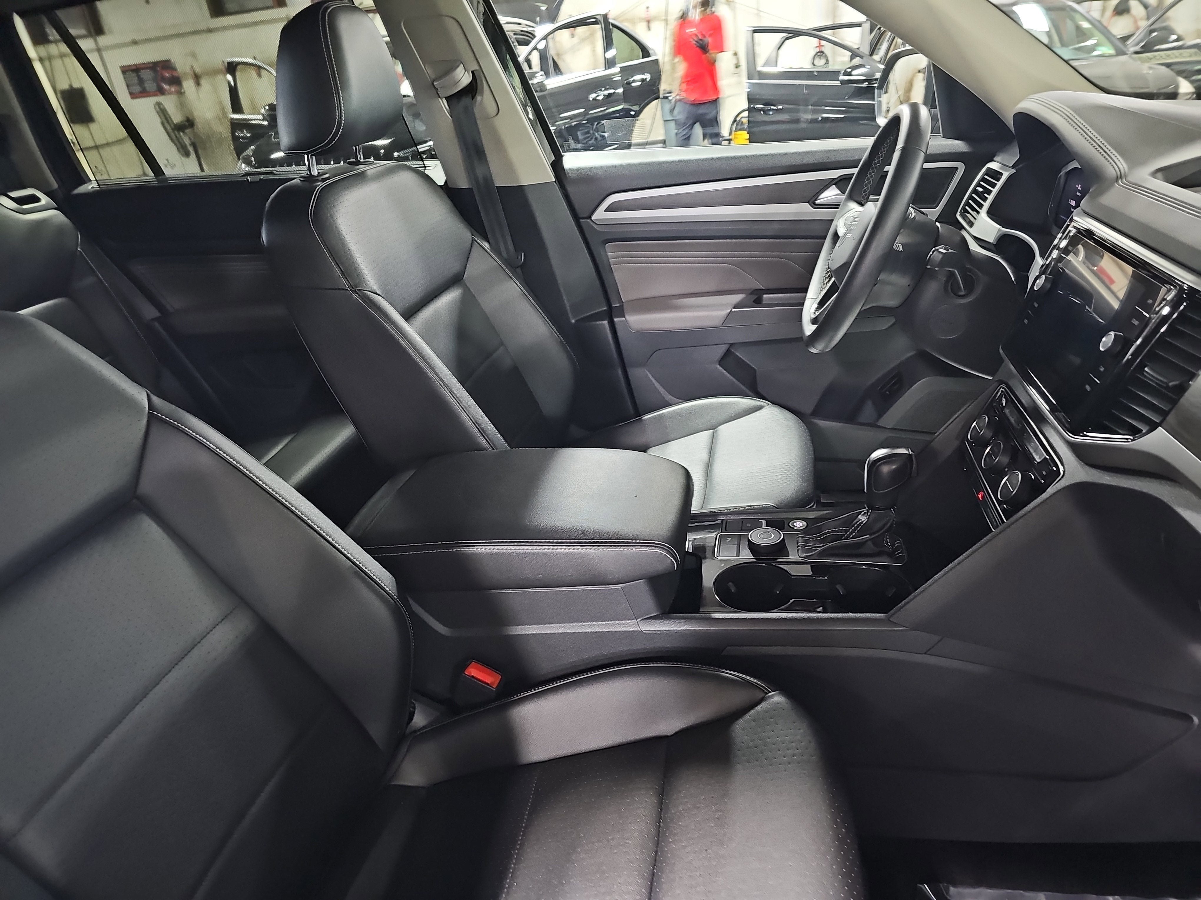 2022 Volkswagen Atlas 3.6L V6 SE w/Technology