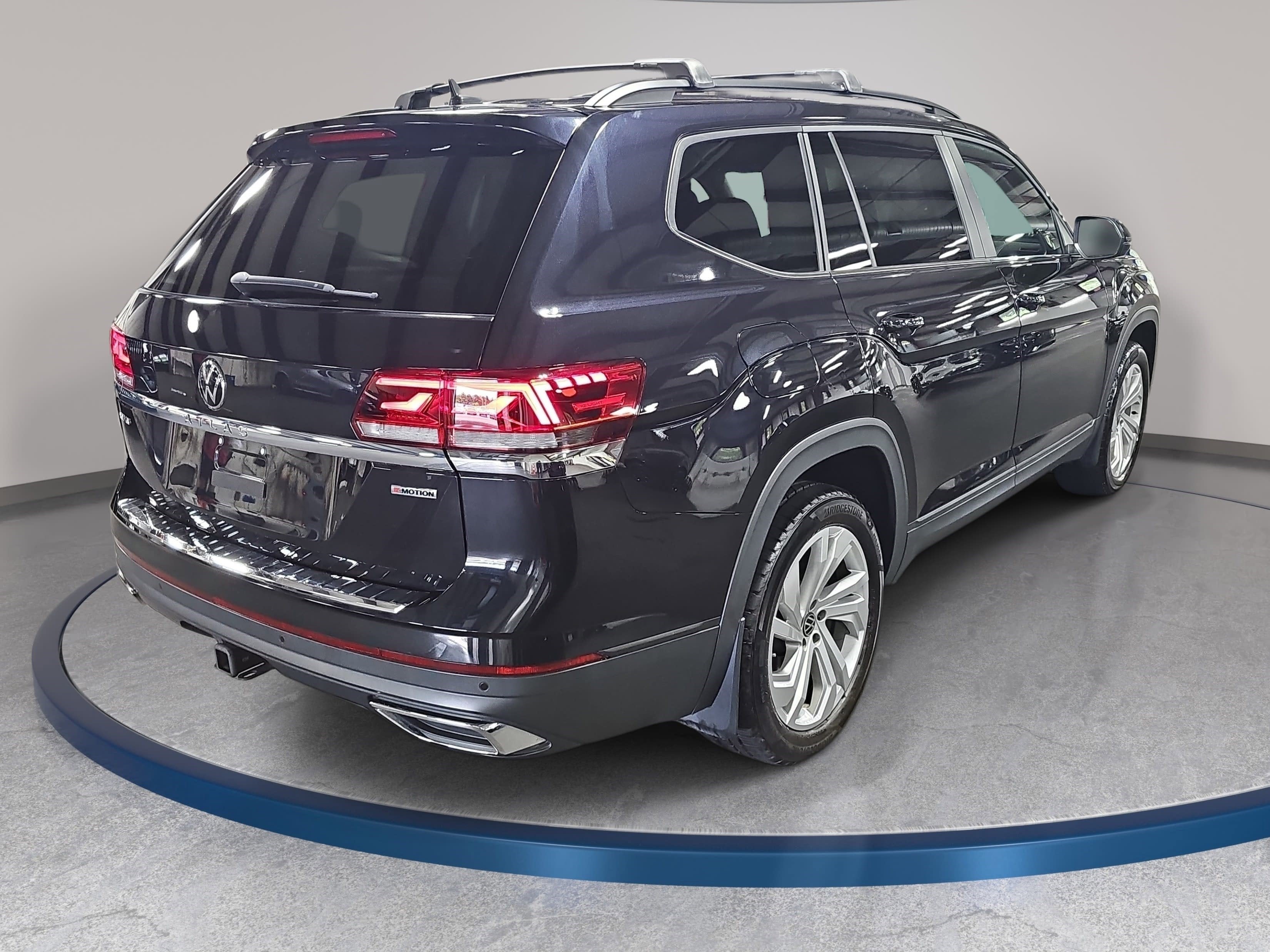2022 Volkswagen Atlas 3.6L V6 SE w/Technology