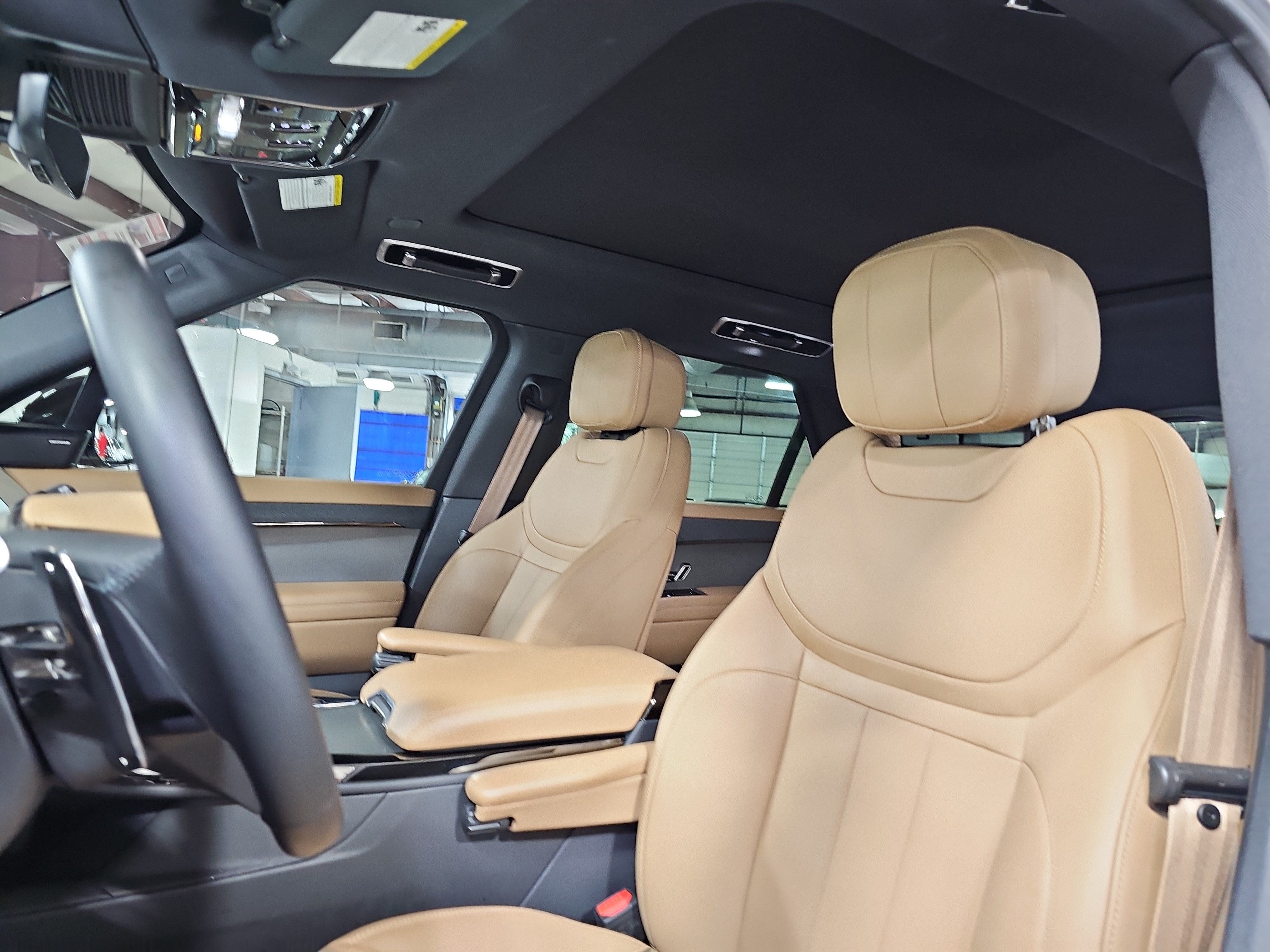 2025 Land Rover Range Rover Sport SE