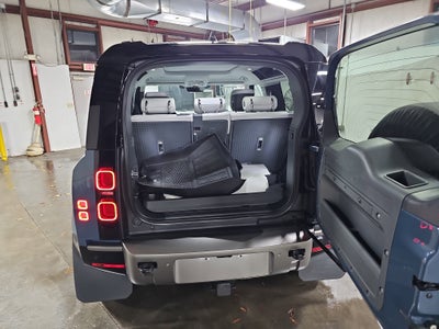 2025 Land Rover Defender X-Dynamic SE