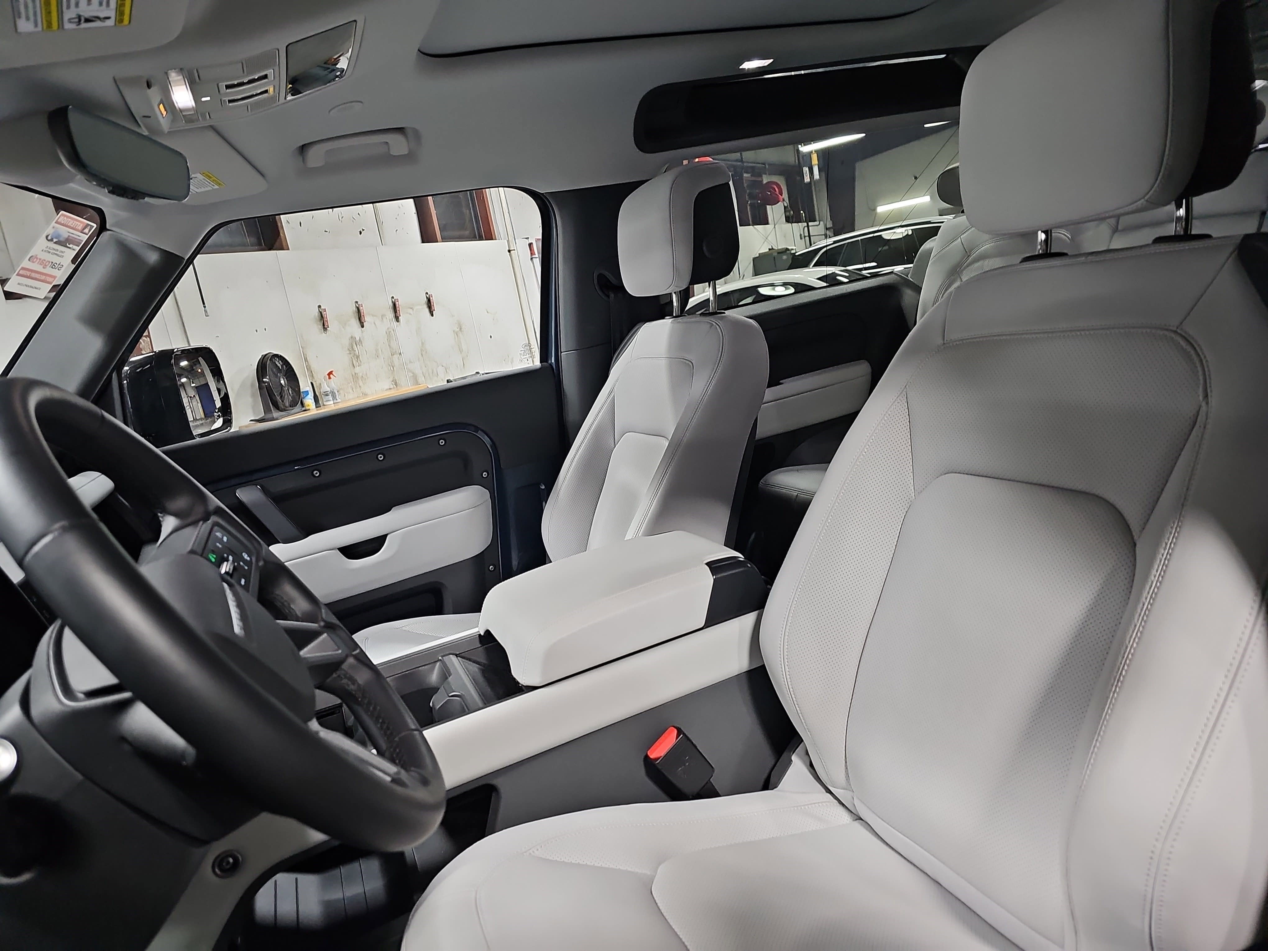 2025 Land Rover Defender X-Dynamic SE