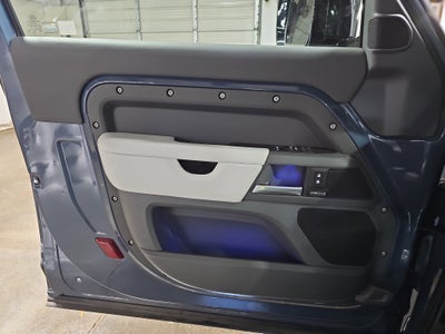 2025 Land Rover Defender X-Dynamic SE