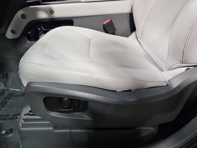 2025 Land Rover Defender X-Dynamic SE