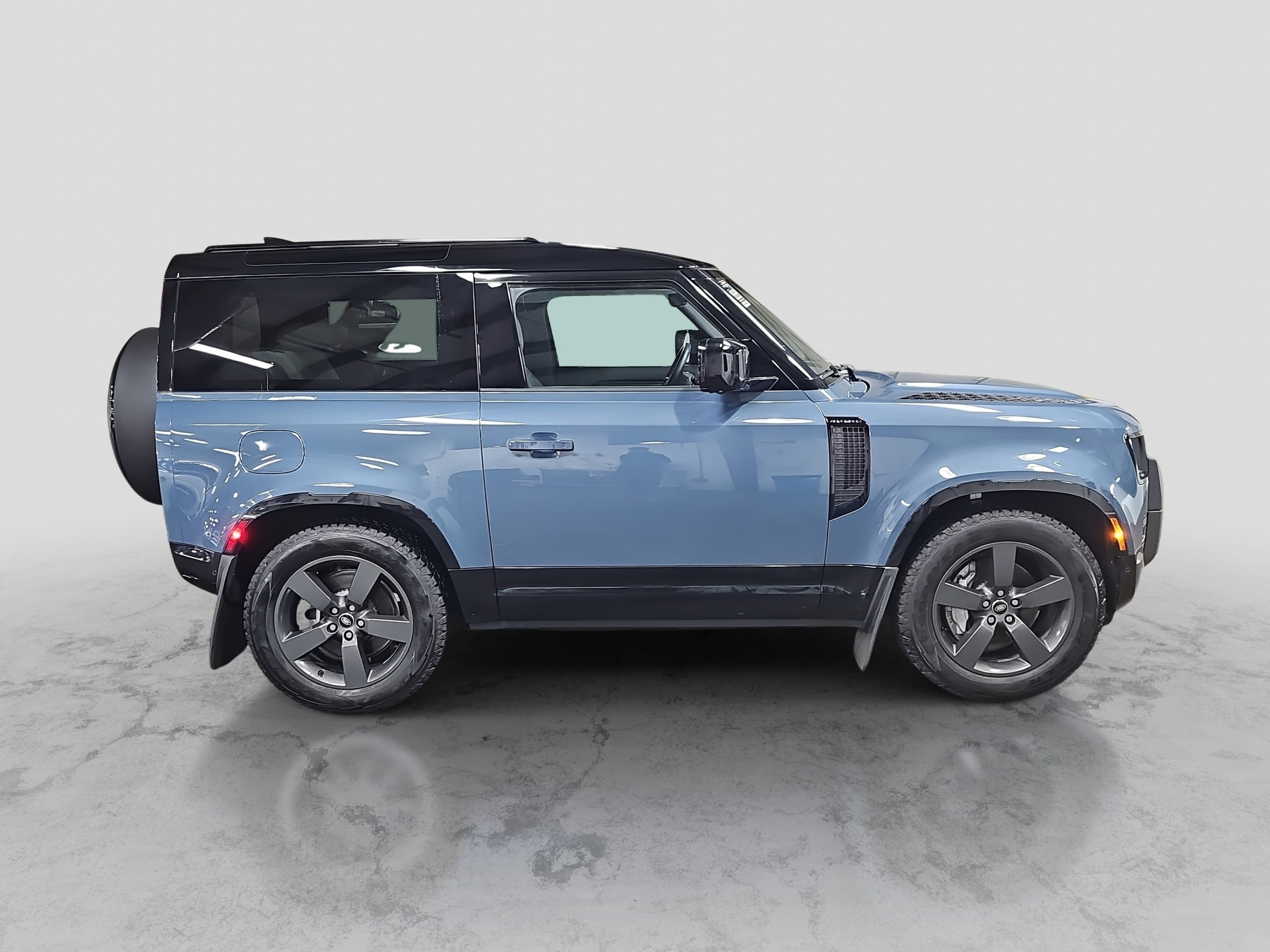 2025 Land Rover Defender X-Dynamic SE