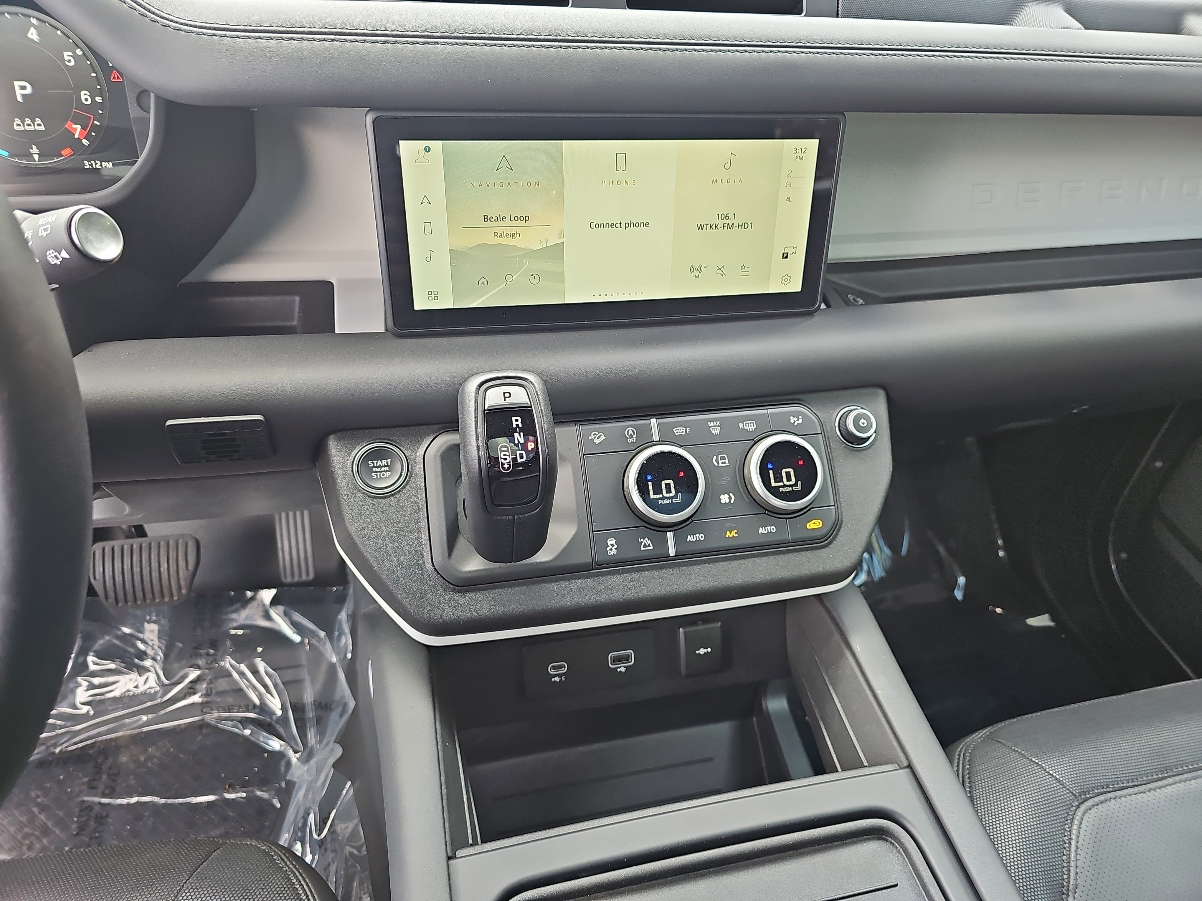 2024 Land Rover Defender X-Dynamic SE