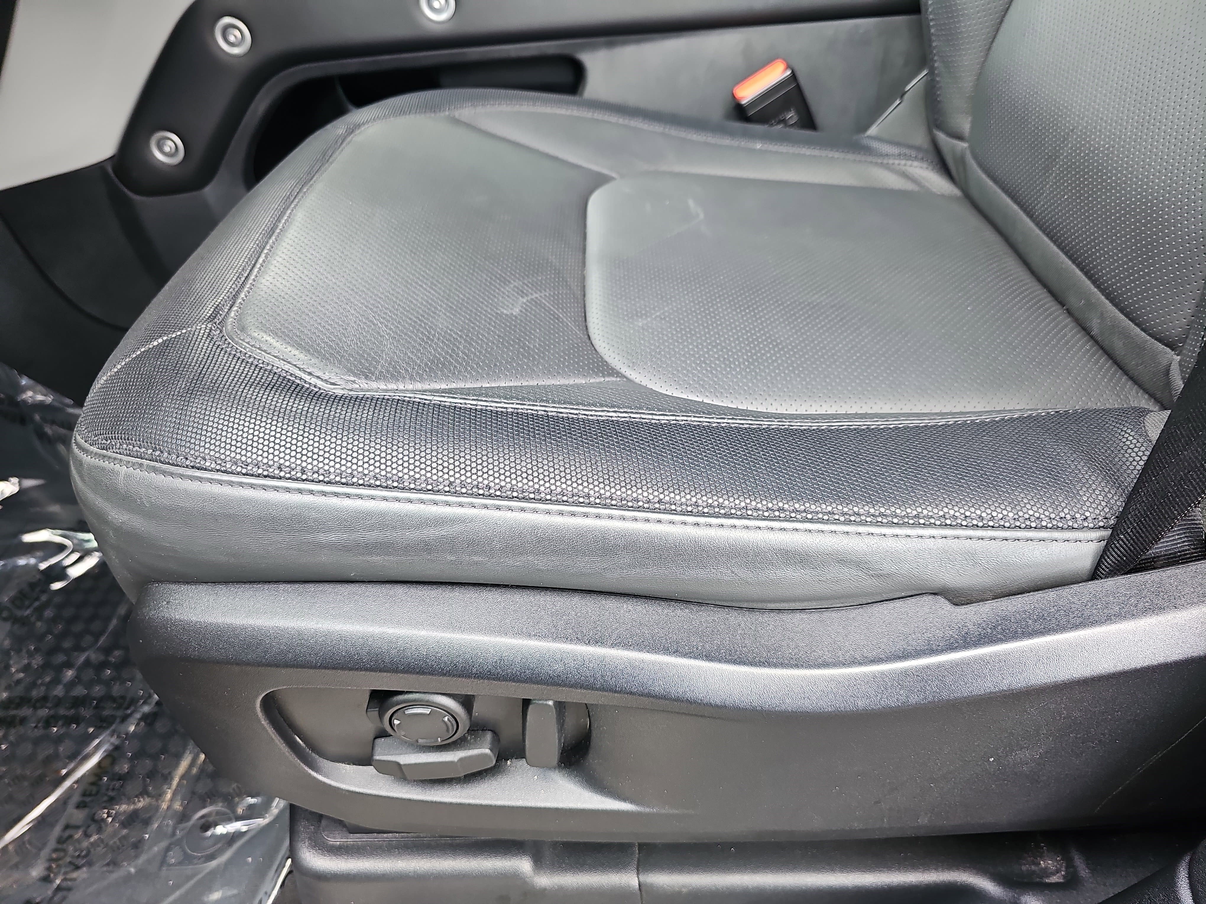 2024 Land Rover Defender X-Dynamic SE