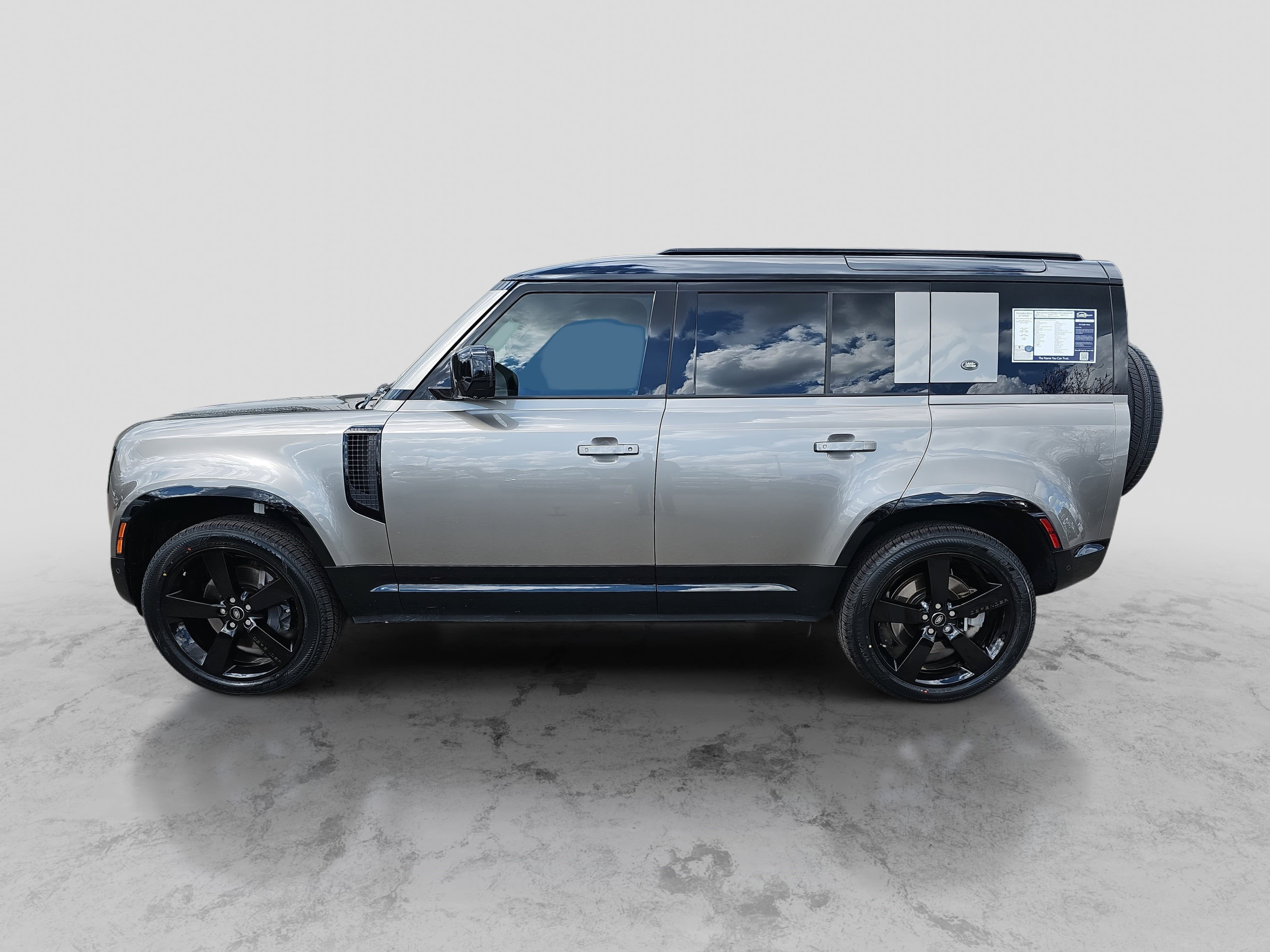 2024 Land Rover Defender X-Dynamic SE