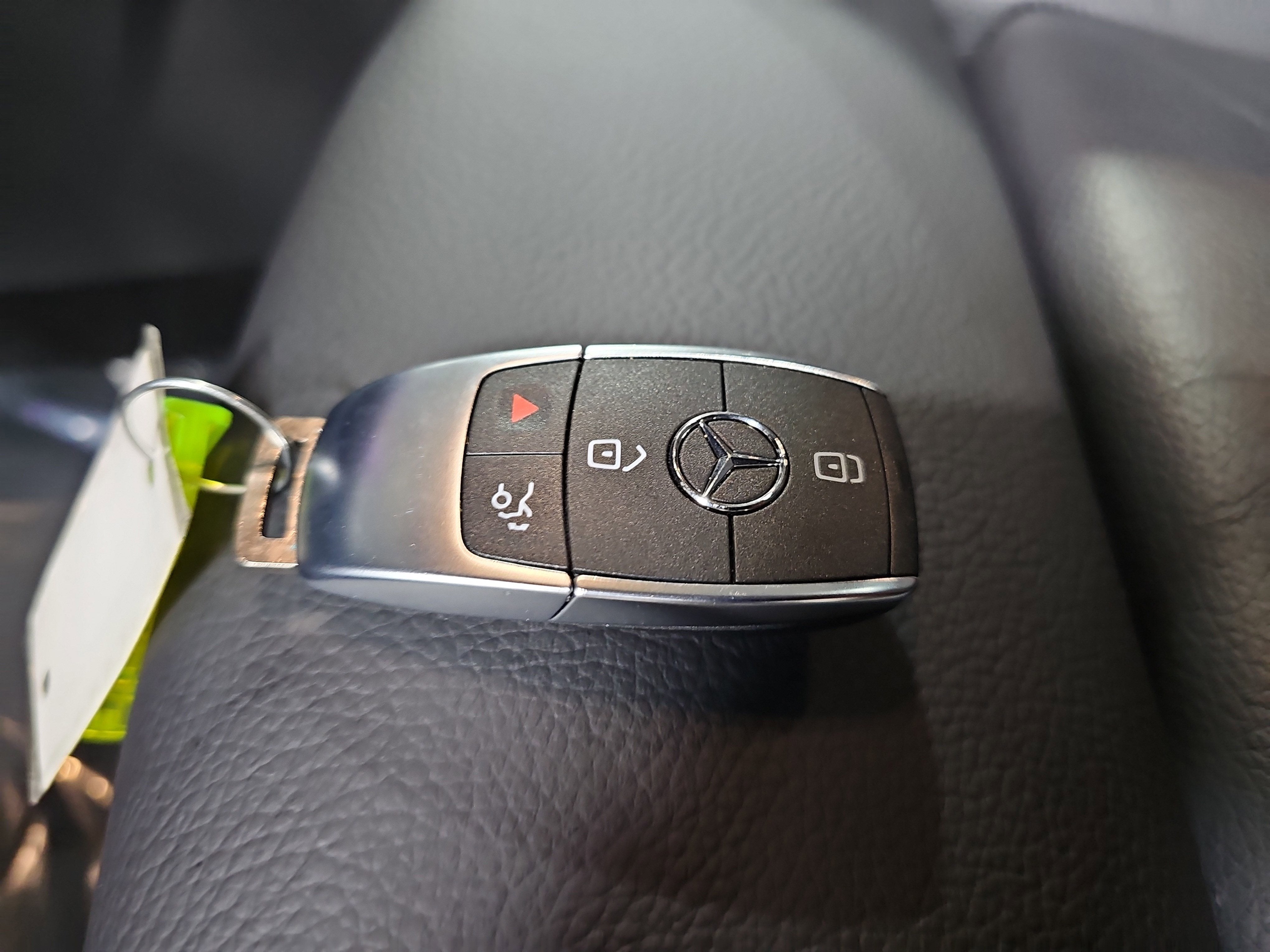 2025 Mercedes-Benz GLB GLB 250