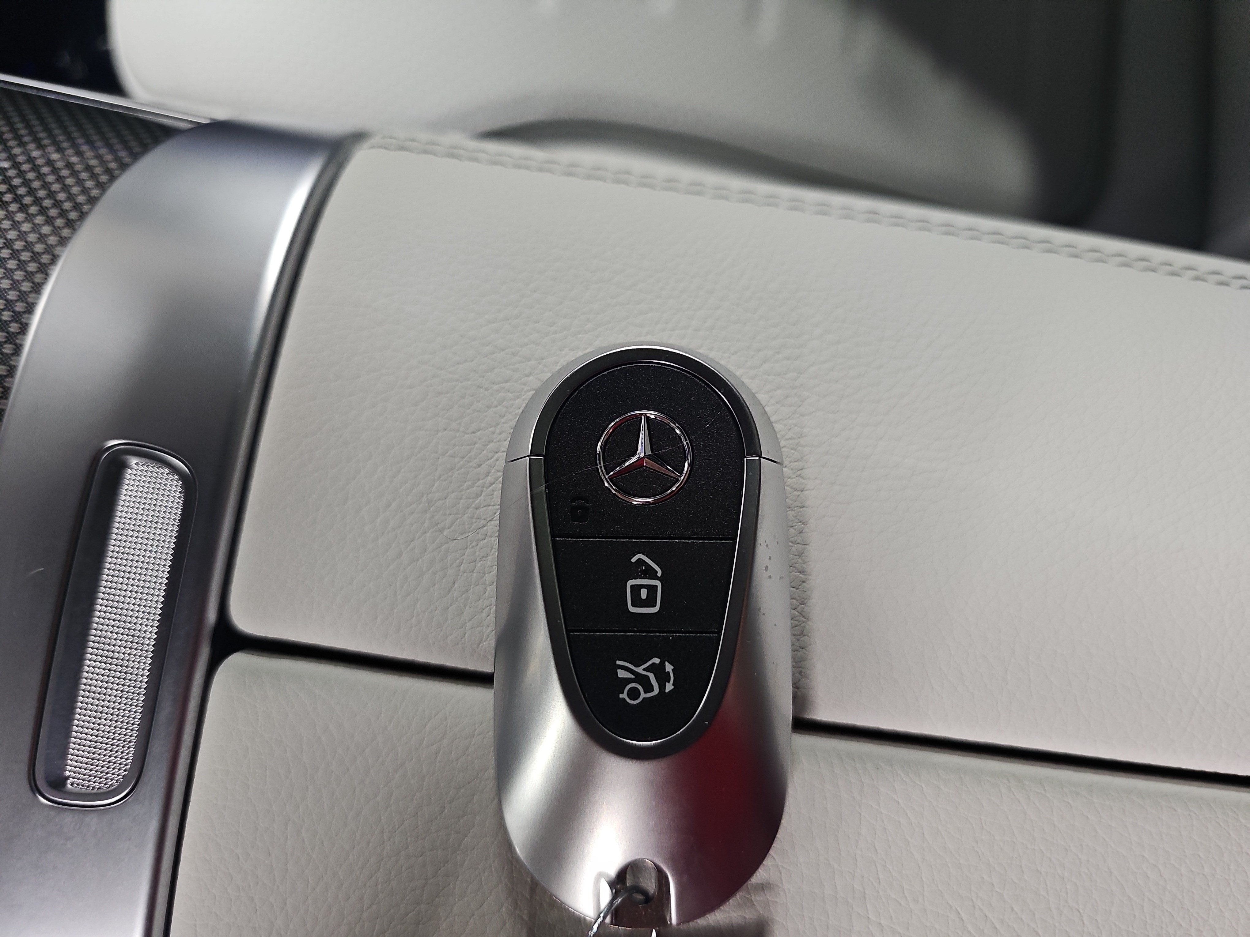2027 Mercedes-Benz GLC GLC 300