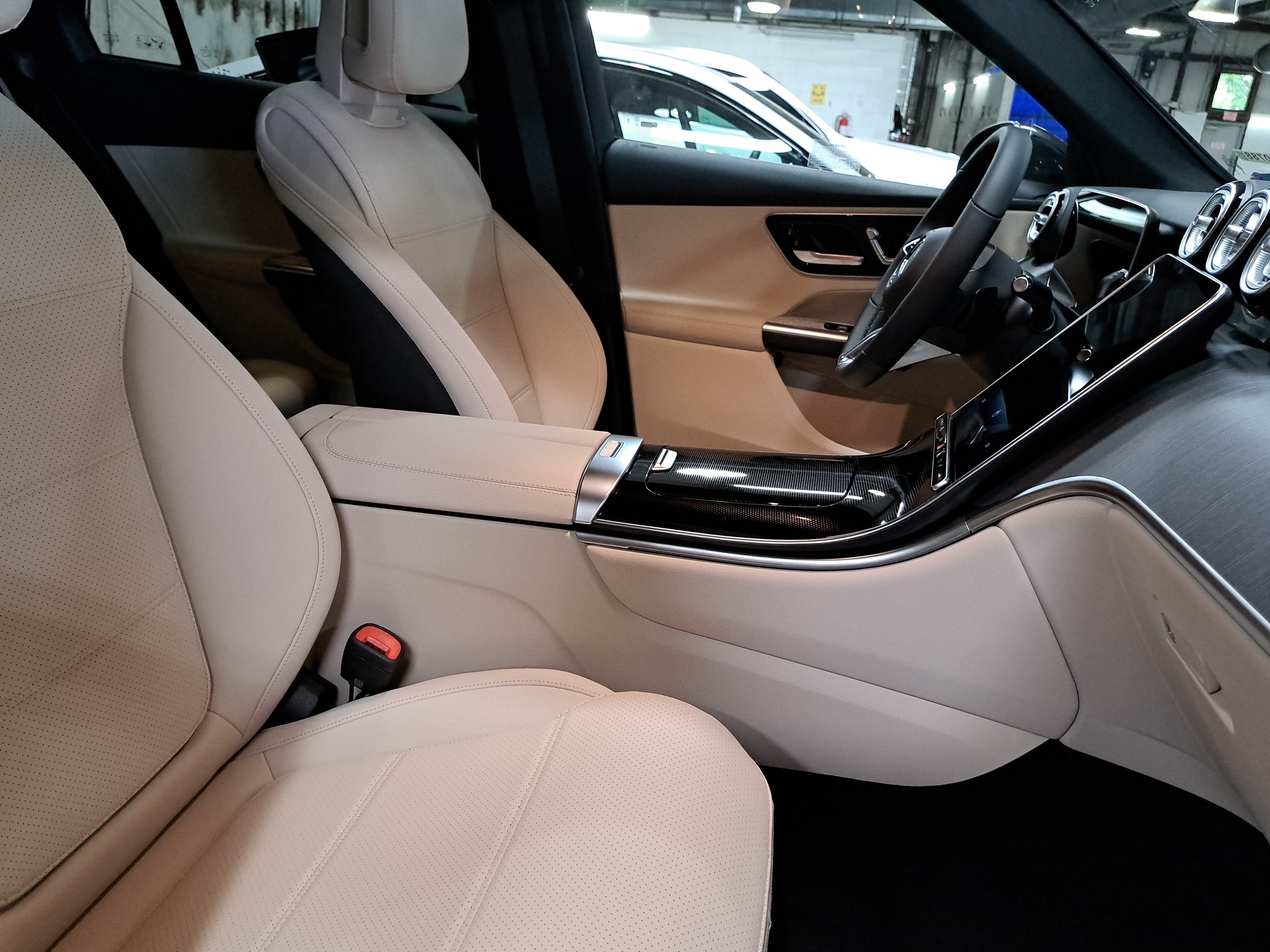 2027 Mercedes-Benz GLC GLC 300