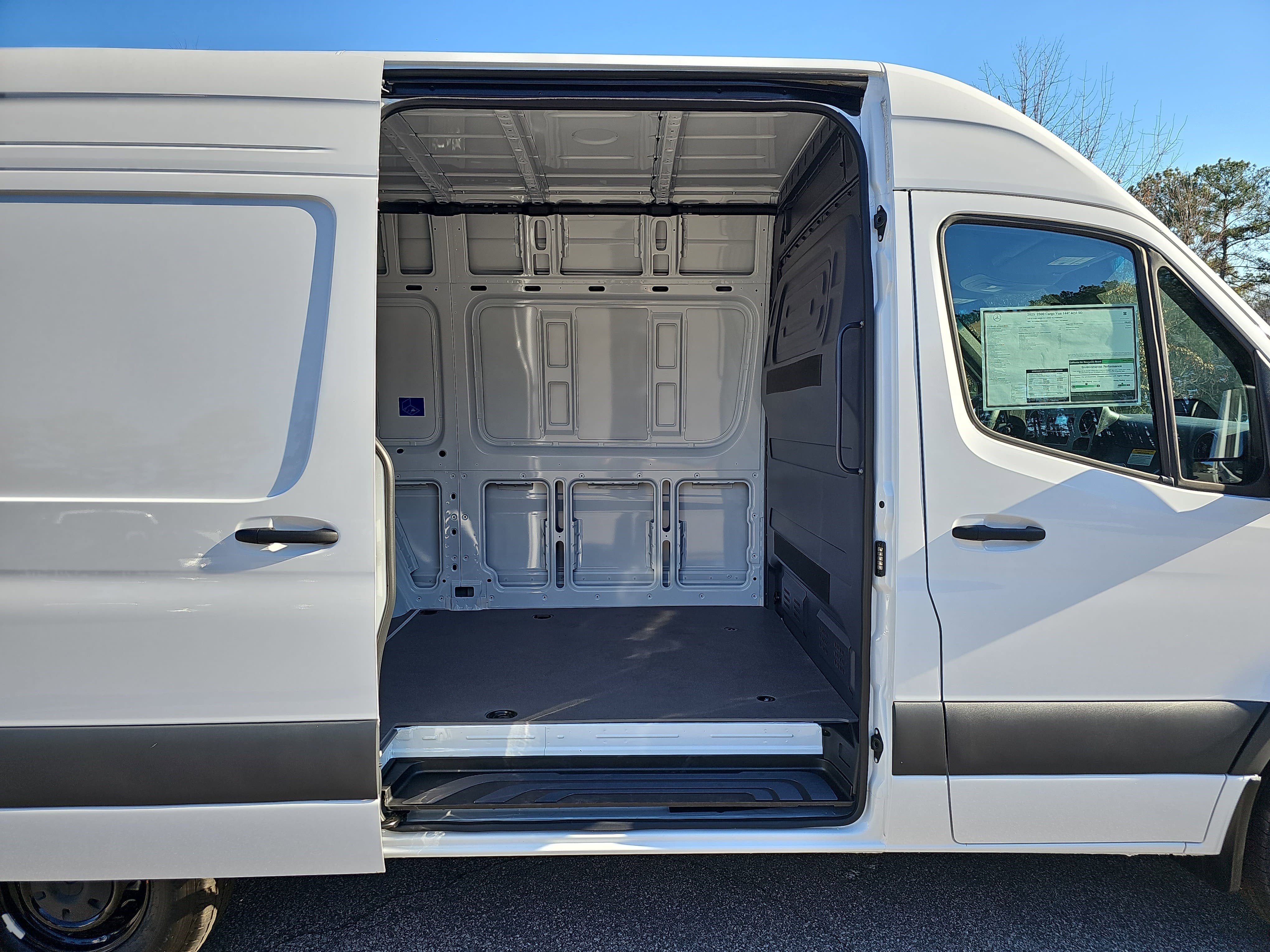 2025 Mercedes-Benz Sprinter Cargo Van Cargo 144 WB