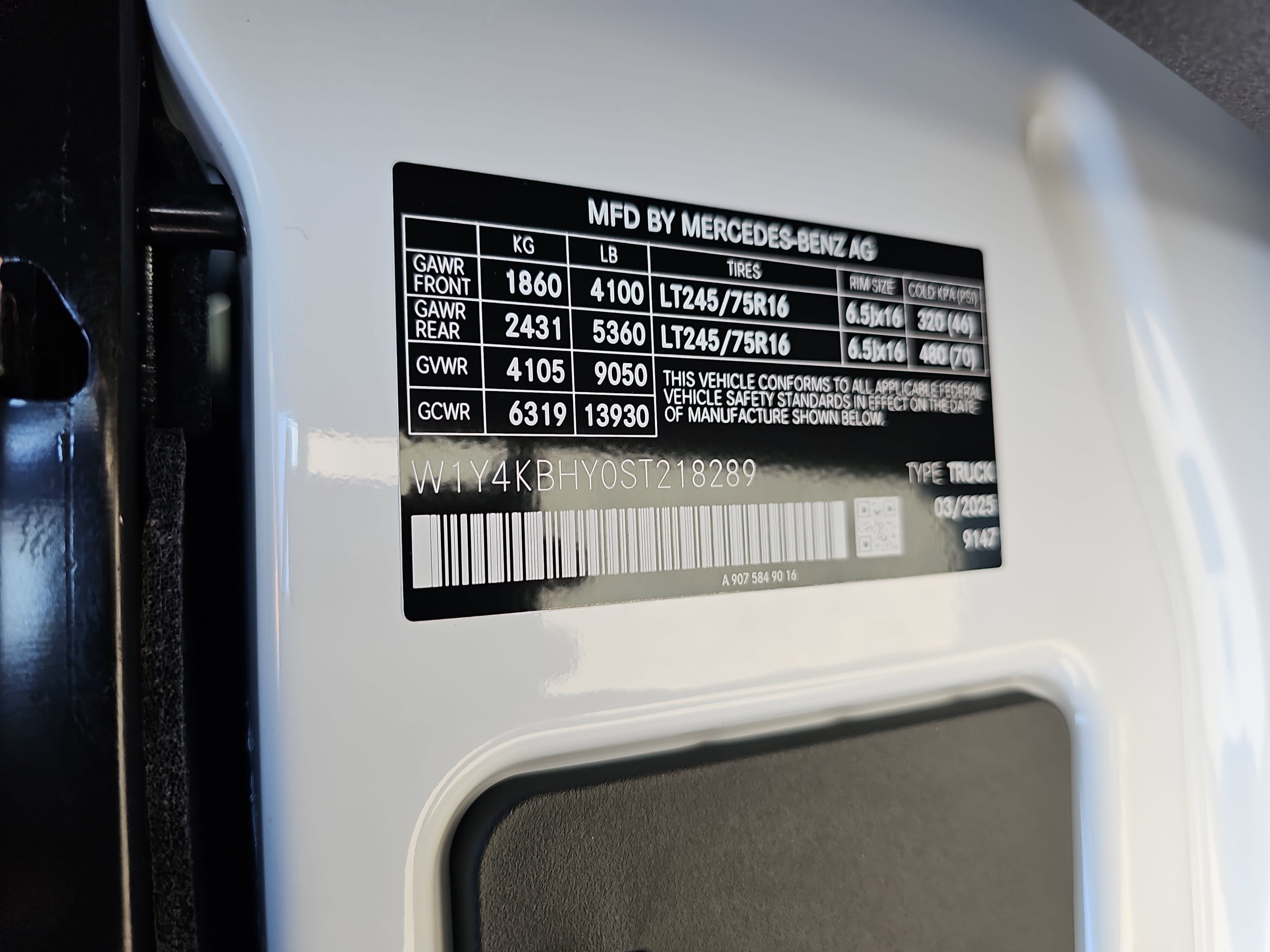 2025 Mercedes-Benz Sprinter Cargo Van Cargo 144 WB