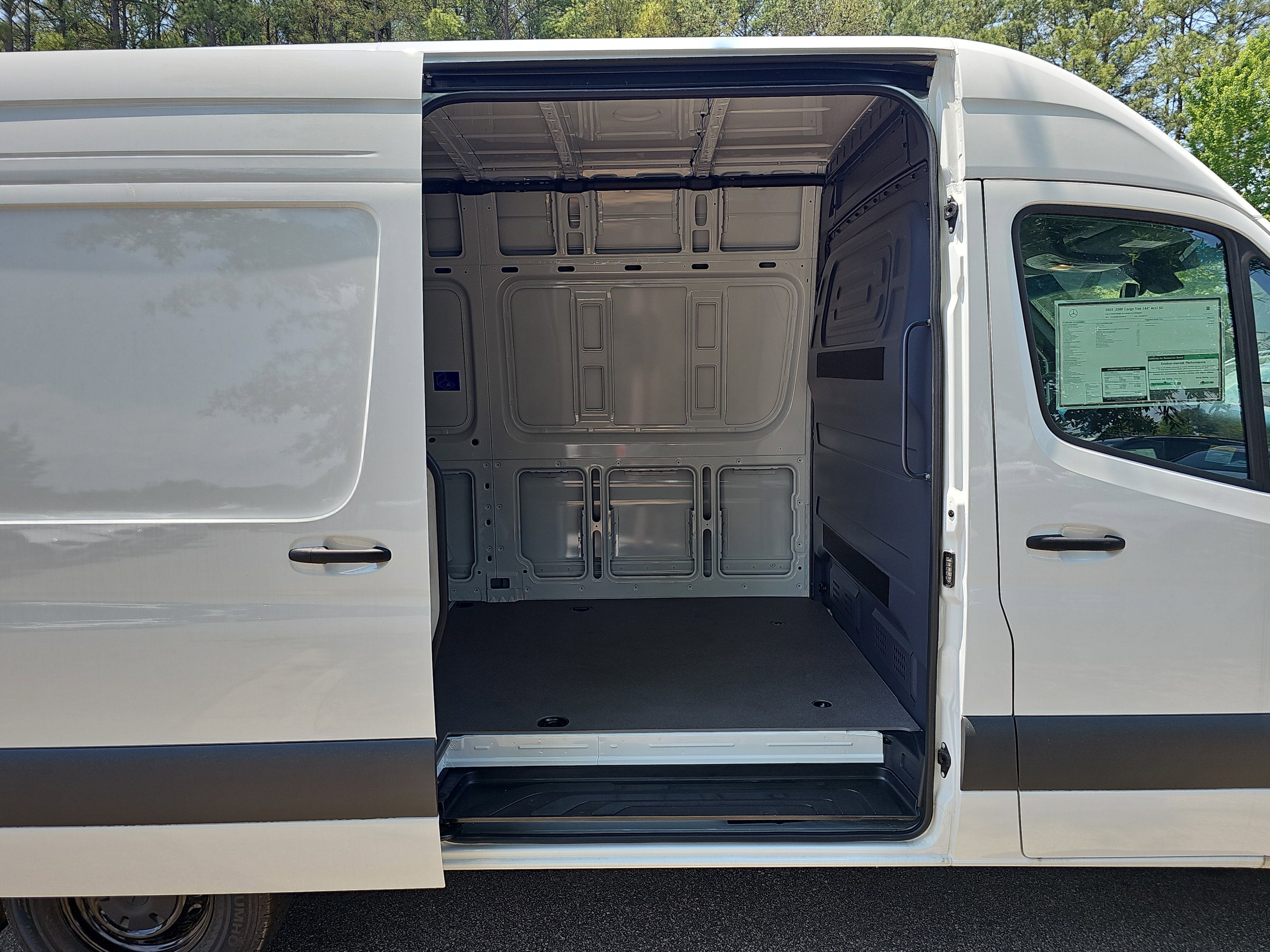 2025 Mercedes-Benz Sprinter Cargo Van Cargo 144 WB