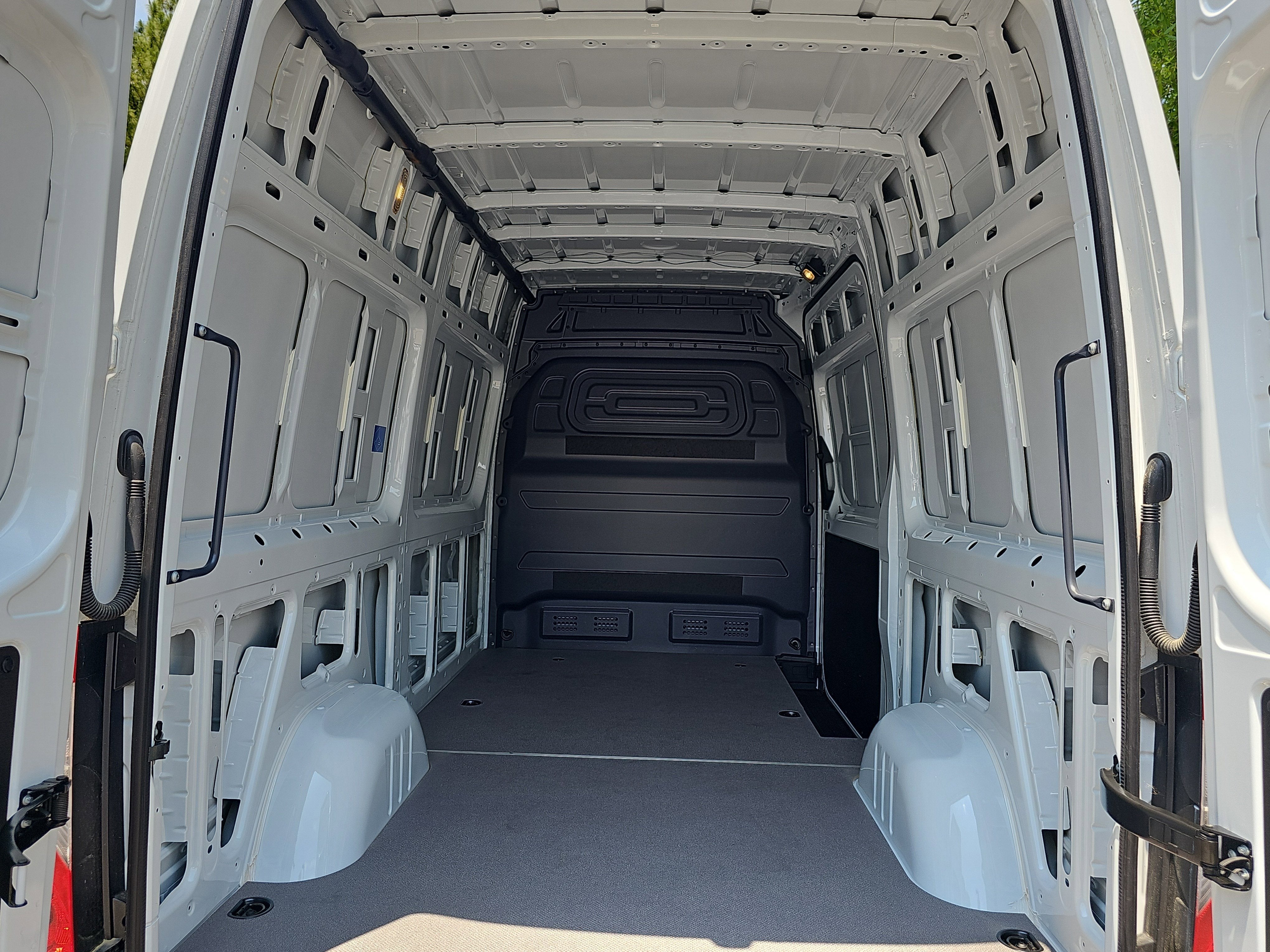 2025 Mercedes-Benz Sprinter Cargo Van Cargo 144 WB
