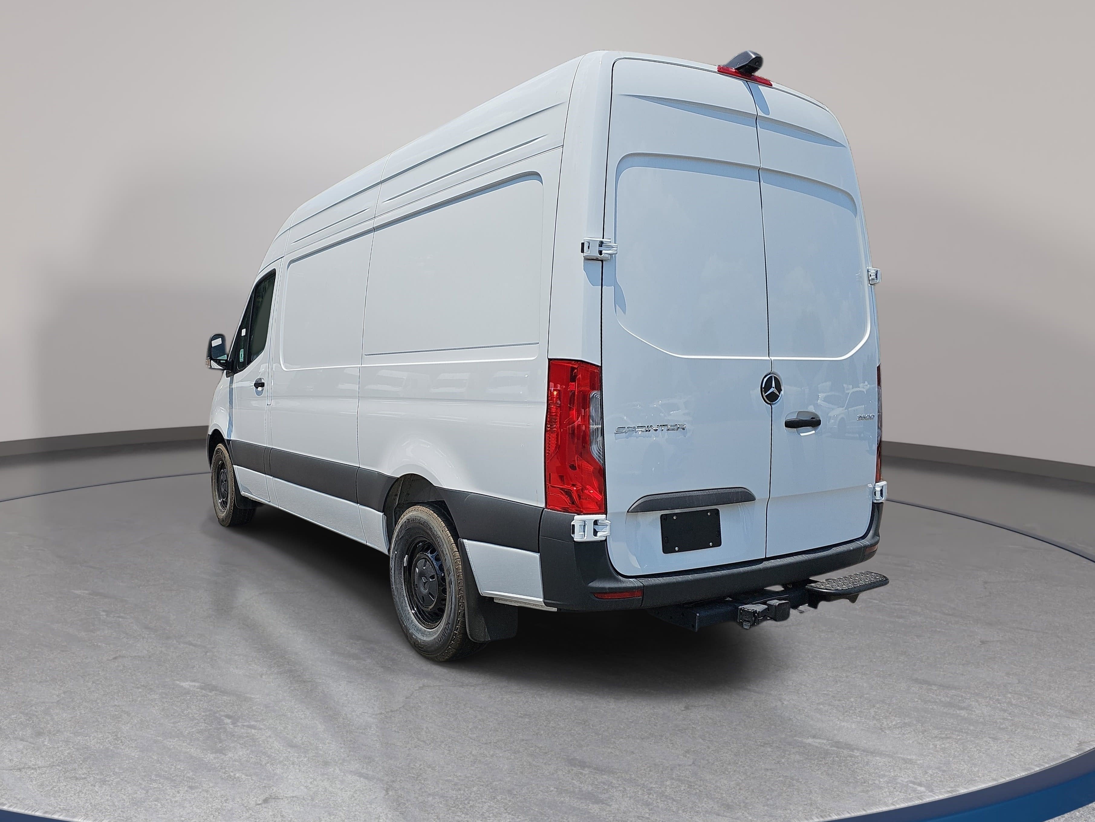 2025 Mercedes-Benz Sprinter Cargo Van Cargo 144 WB