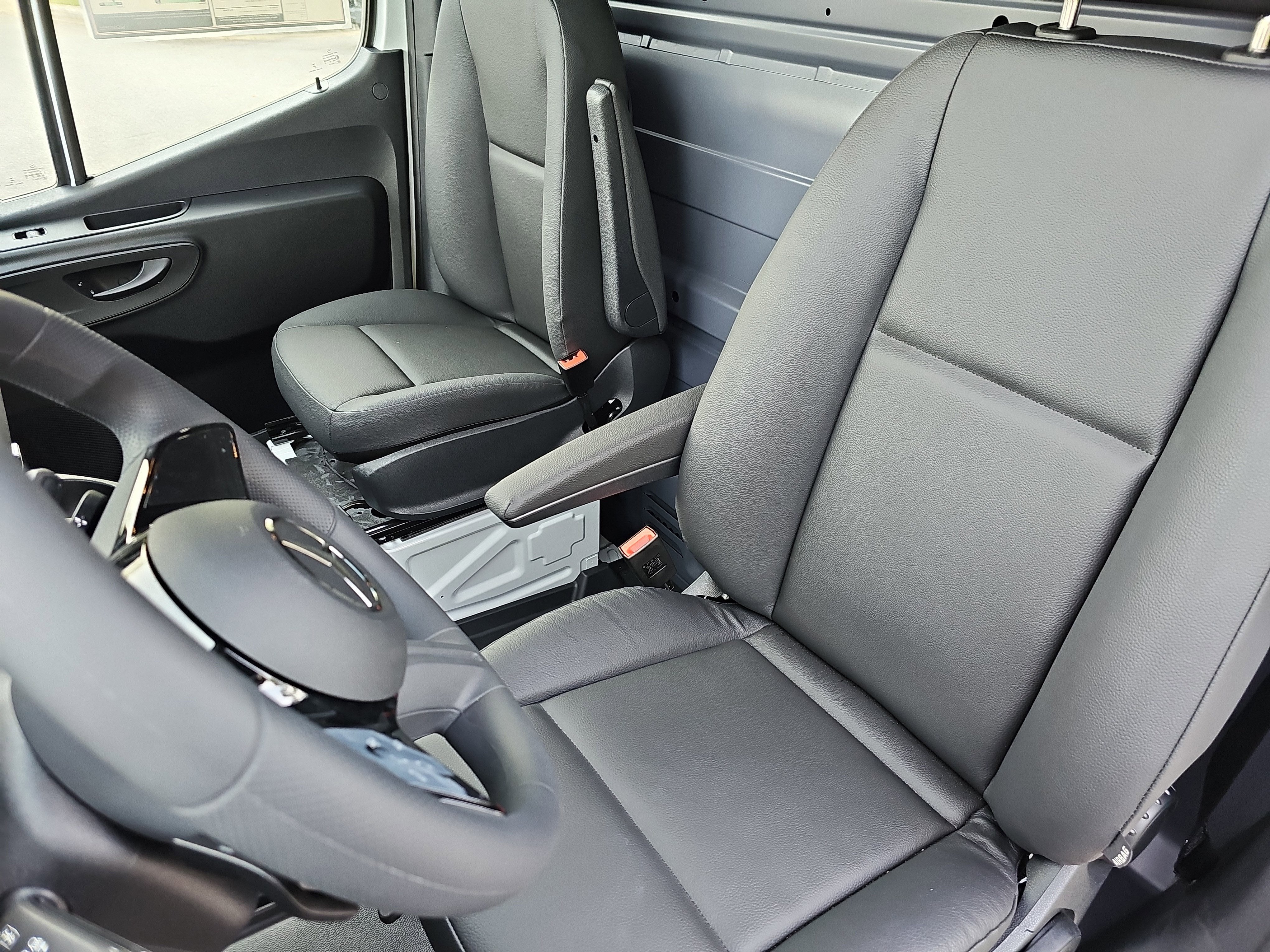 2025 Mercedes-Benz Sprinter Cargo Van Cargo 144 WB