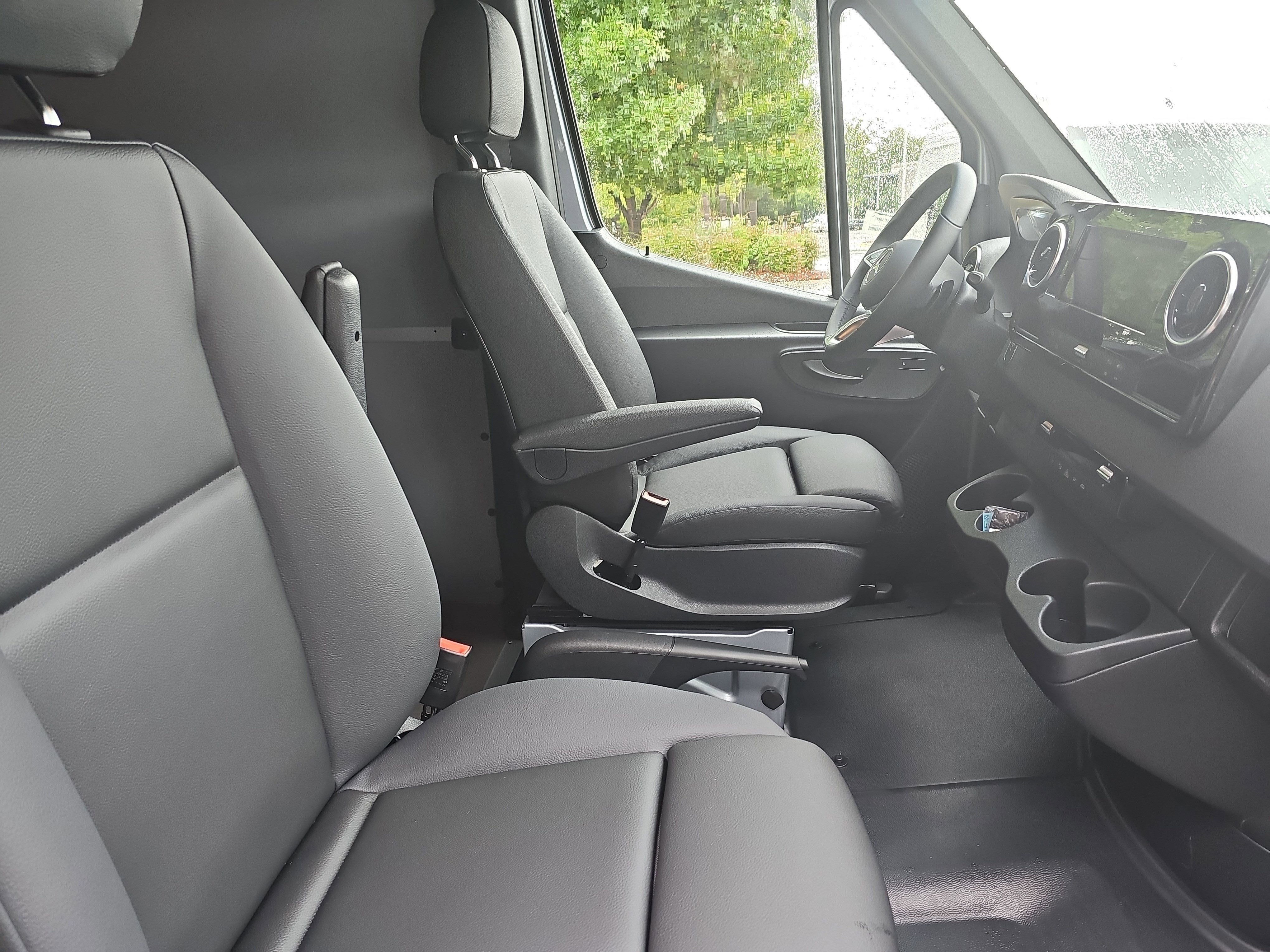 2025 Mercedes-Benz Sprinter Cargo Van Cargo 144 WB