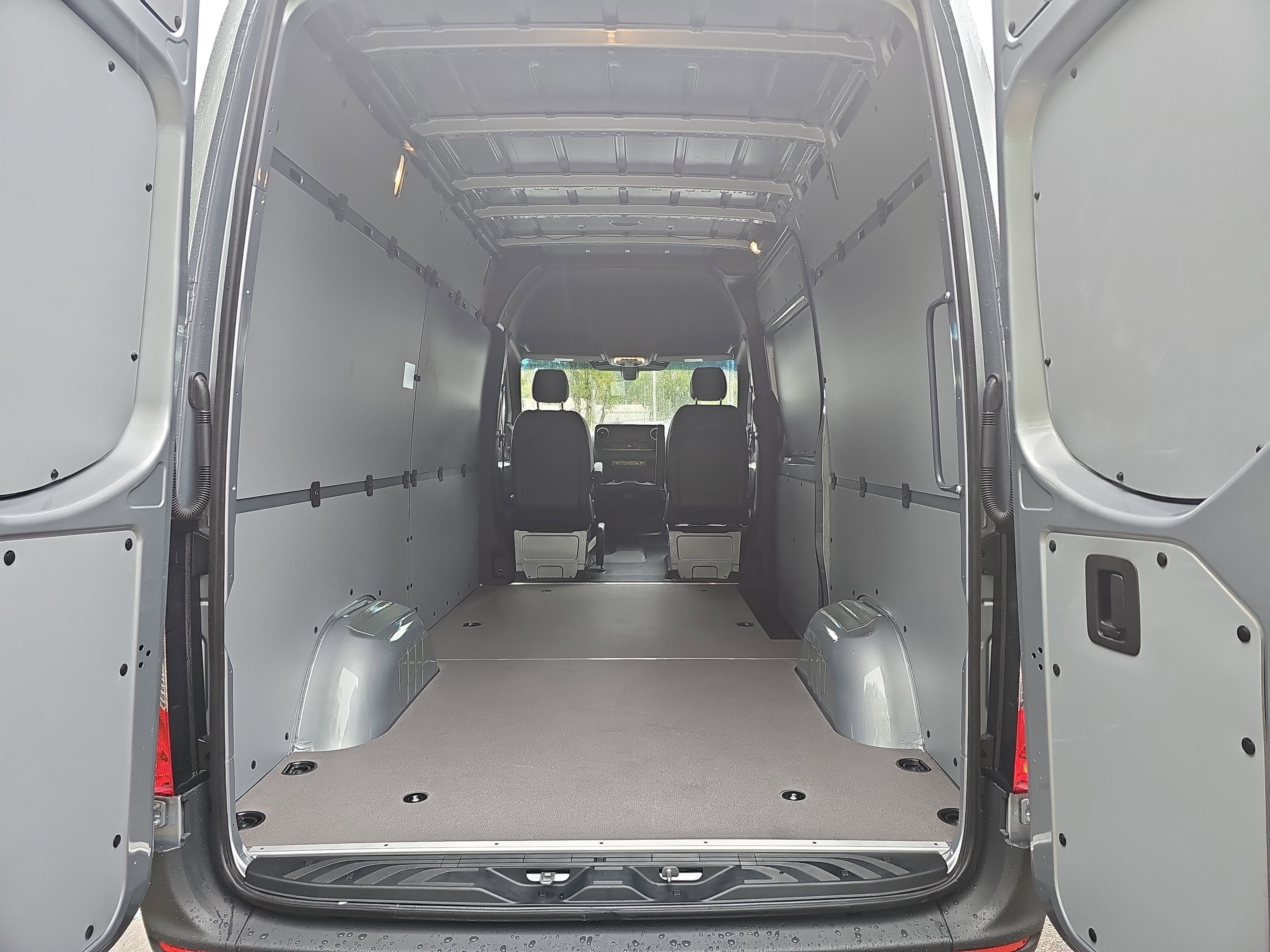 2025 Mercedes-Benz Sprinter Cargo Van Cargo 144 WB