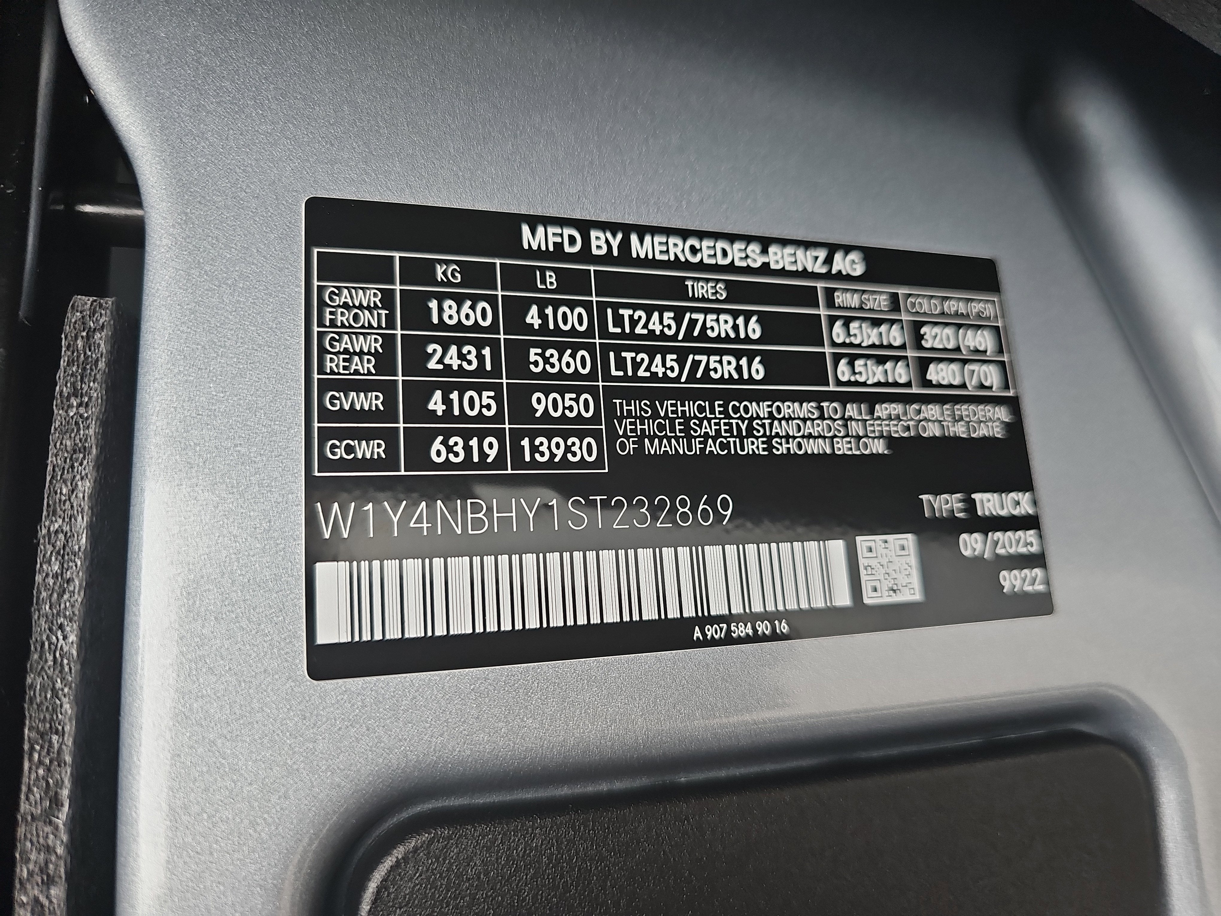 2025 Mercedes-Benz Sprinter Cargo Van Cargo 144 WB