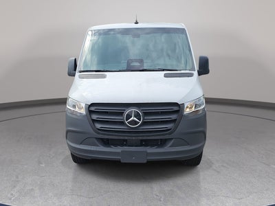 2025 Mercedes-Benz eSprinter Cargo Van Cargo 144 WB