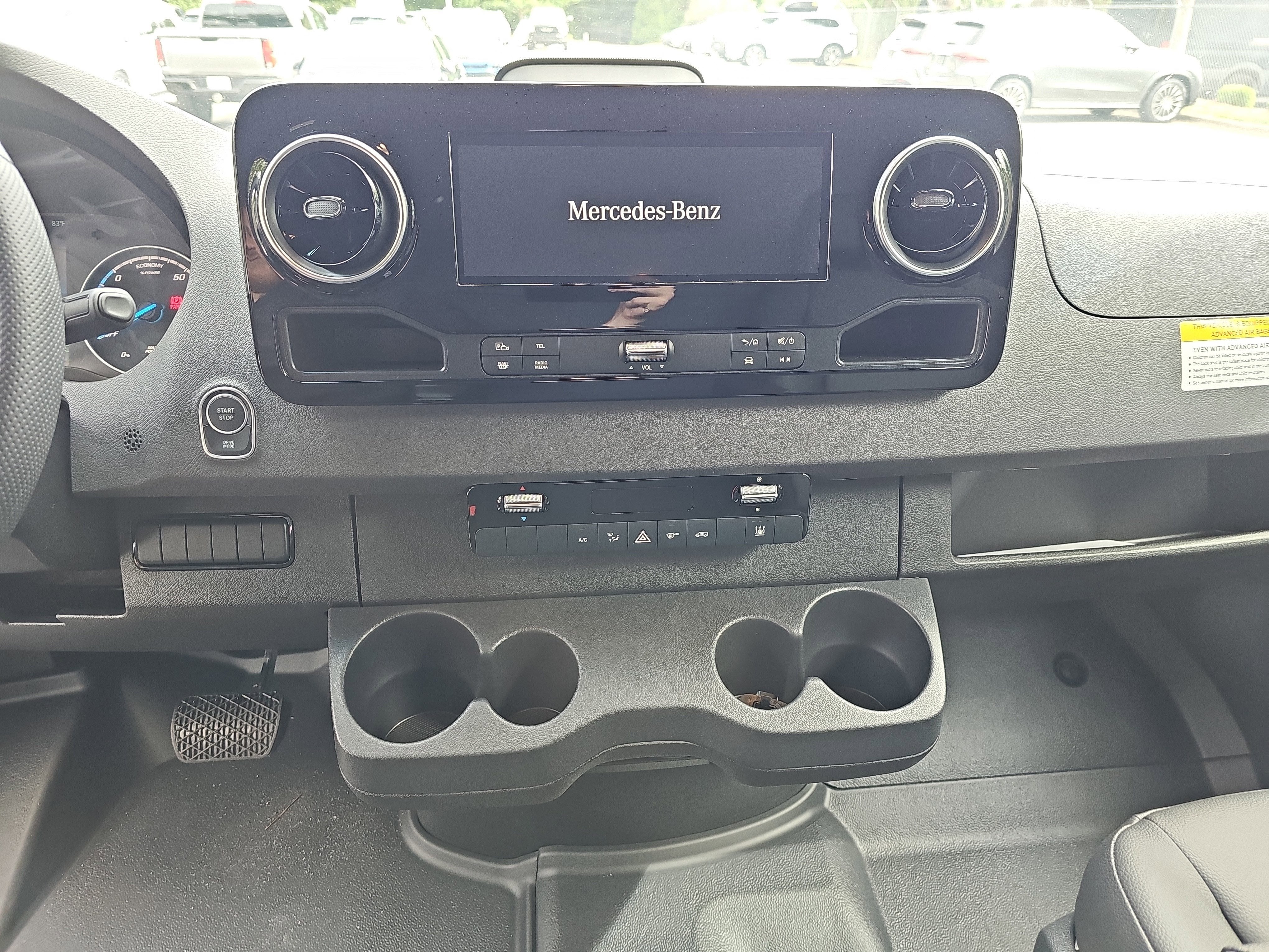 2025 Mercedes-Benz eSprinter Cargo Van Cargo 144 WB