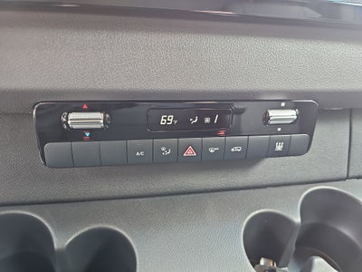 2025 Mercedes-Benz eSprinter Cargo Van Cargo 144 WB