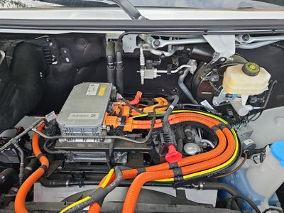 2025 Mercedes-Benz eSprinter Cargo Van Cargo 144 WB