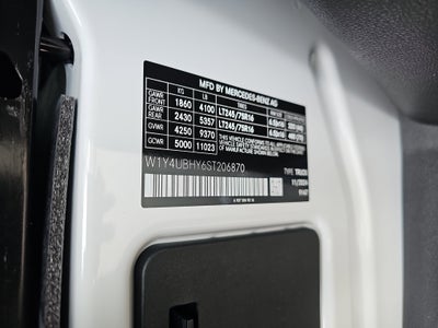 2025 Mercedes-Benz eSprinter Cargo Van Cargo 144 WB