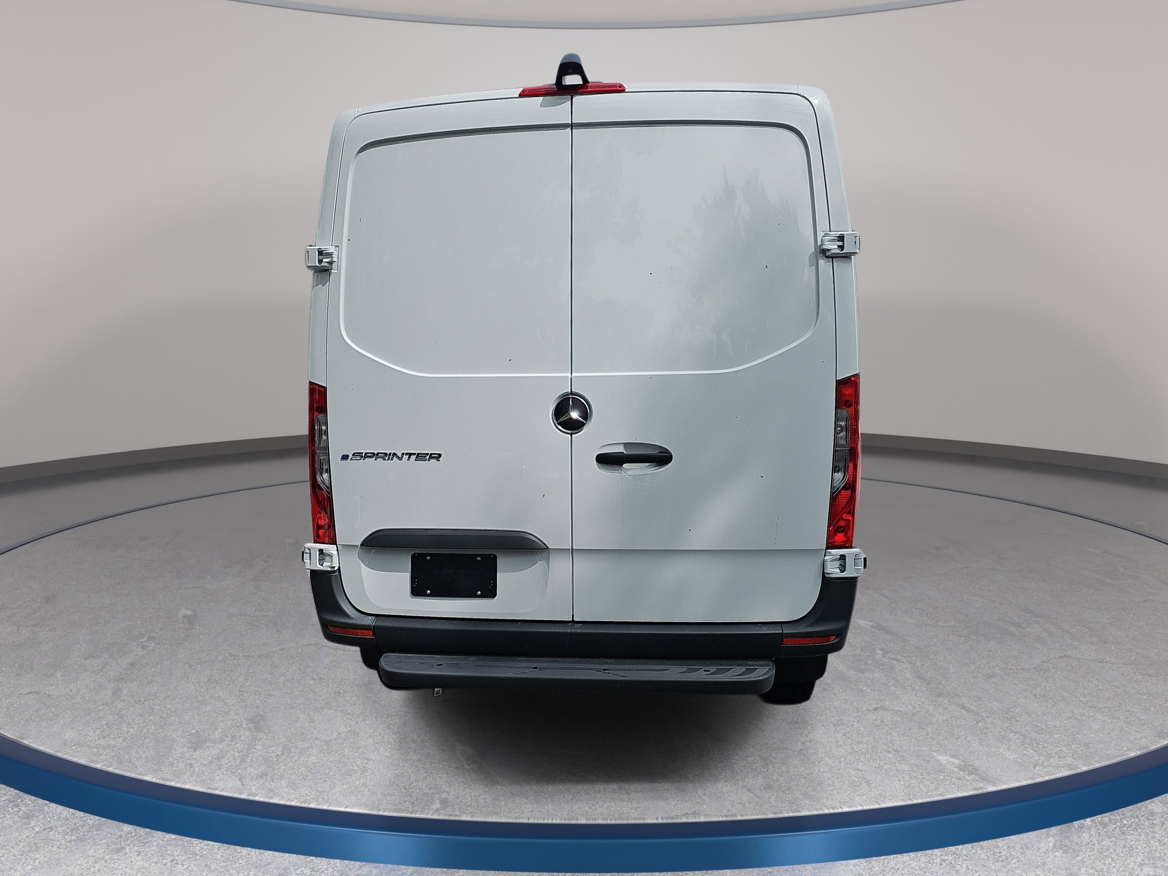 2025 Mercedes-Benz eSprinter Cargo Van Cargo 144 WB