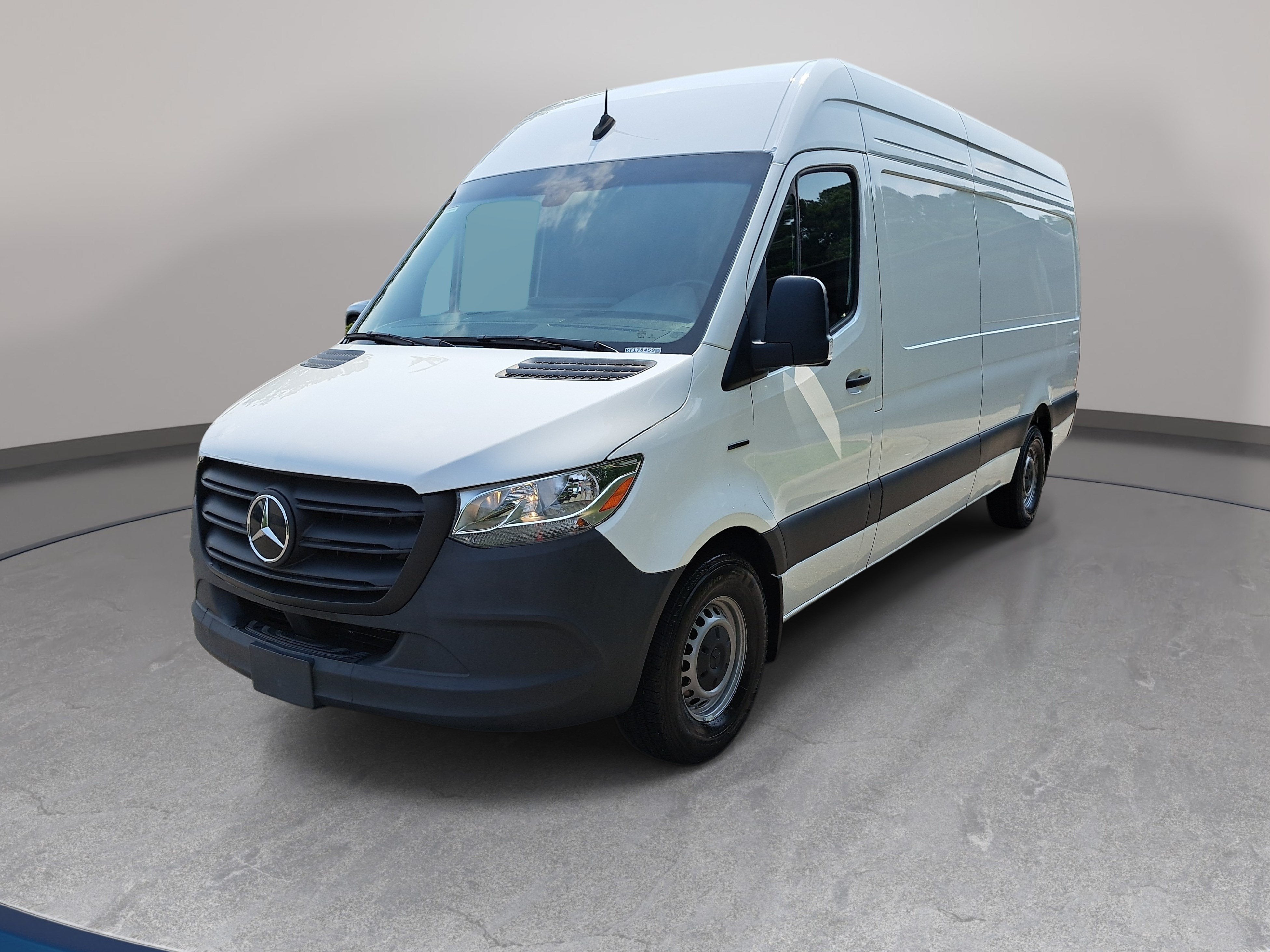 2024 Mercedes-Benz eSprinter Cargo Van Cargo 170 WB