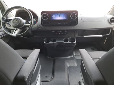 2024 Mercedes-Benz eSprinter Cargo Van Cargo 170 WB