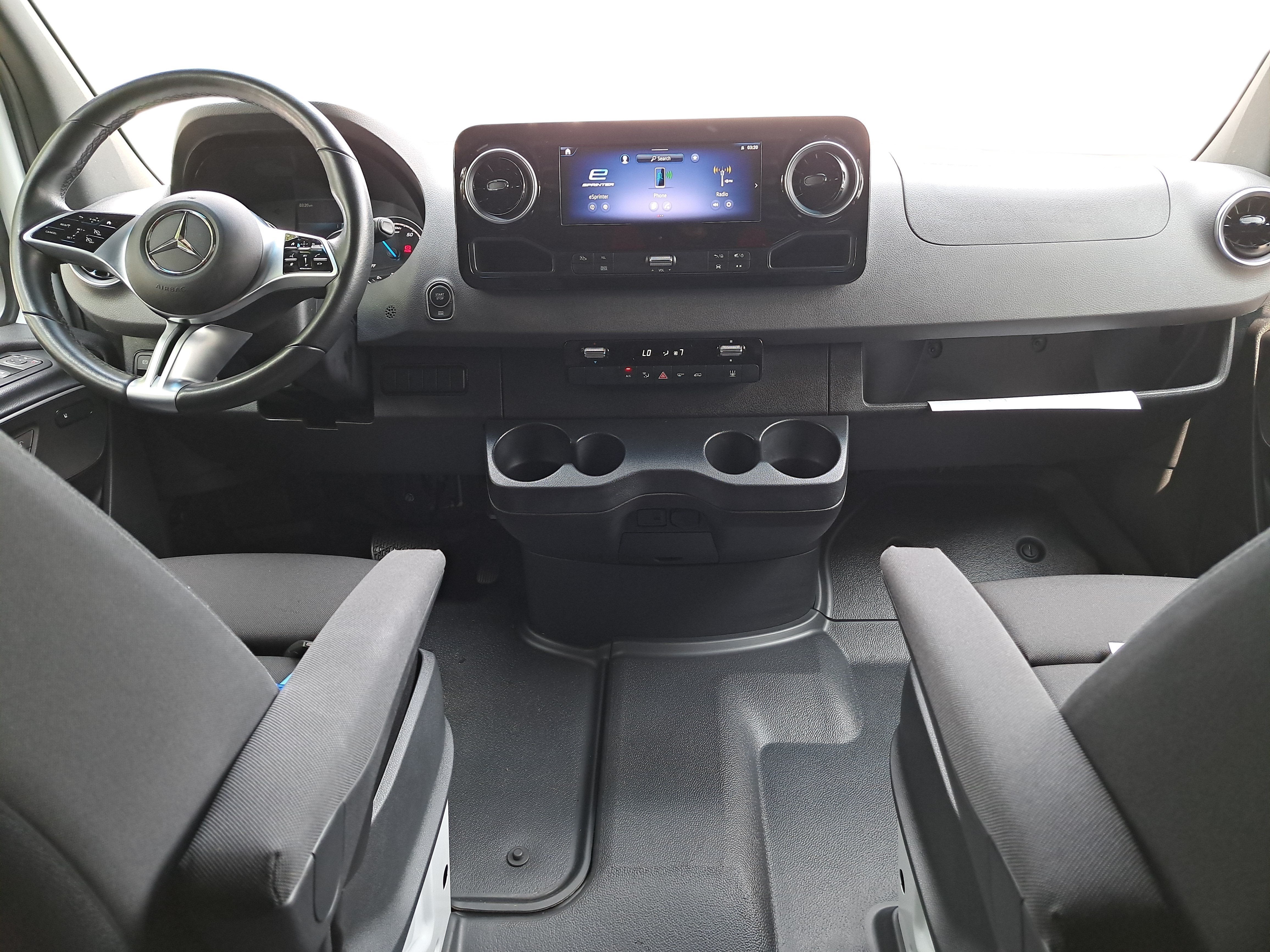 2024 Mercedes-Benz eSprinter Cargo Van Cargo 170 WB