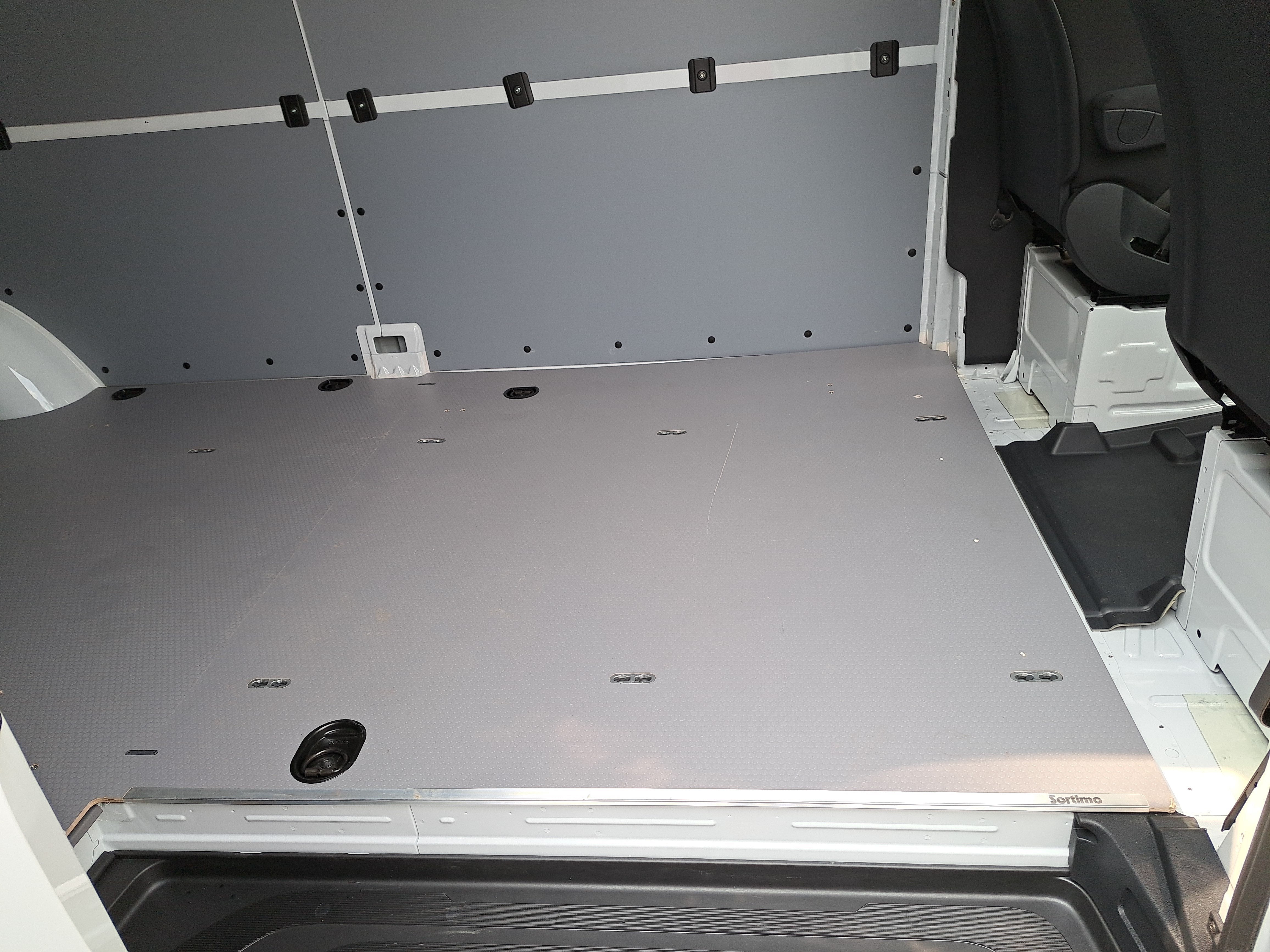 2024 Mercedes-Benz eSprinter Cargo Van Cargo 170 WB