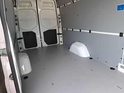 2024 Mercedes-Benz eSprinter Cargo Van Cargo 170 WB