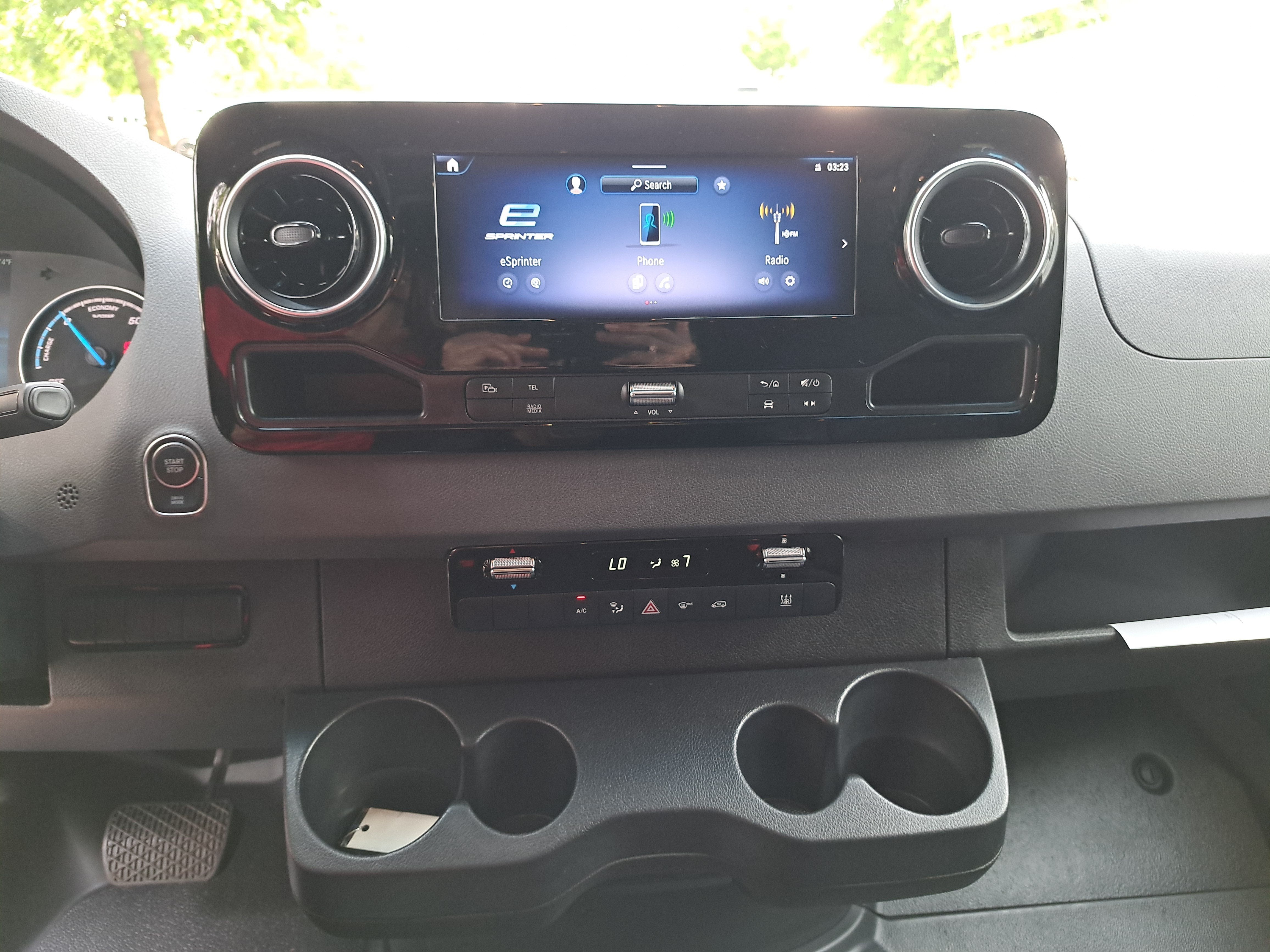 2024 Mercedes-Benz eSprinter Cargo Van Cargo 170 WB