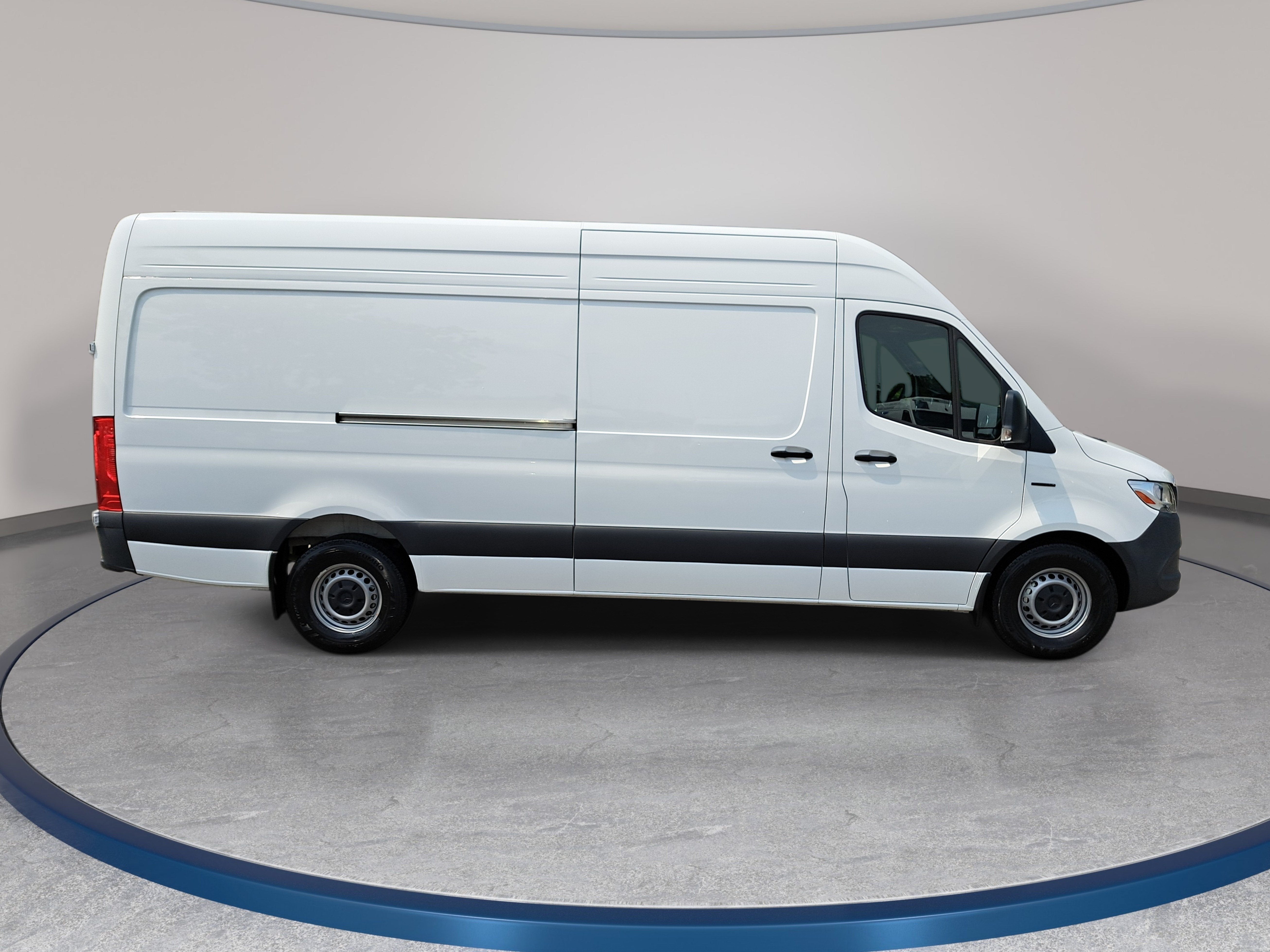 2024 Mercedes-Benz eSprinter Cargo Van Cargo 170 WB