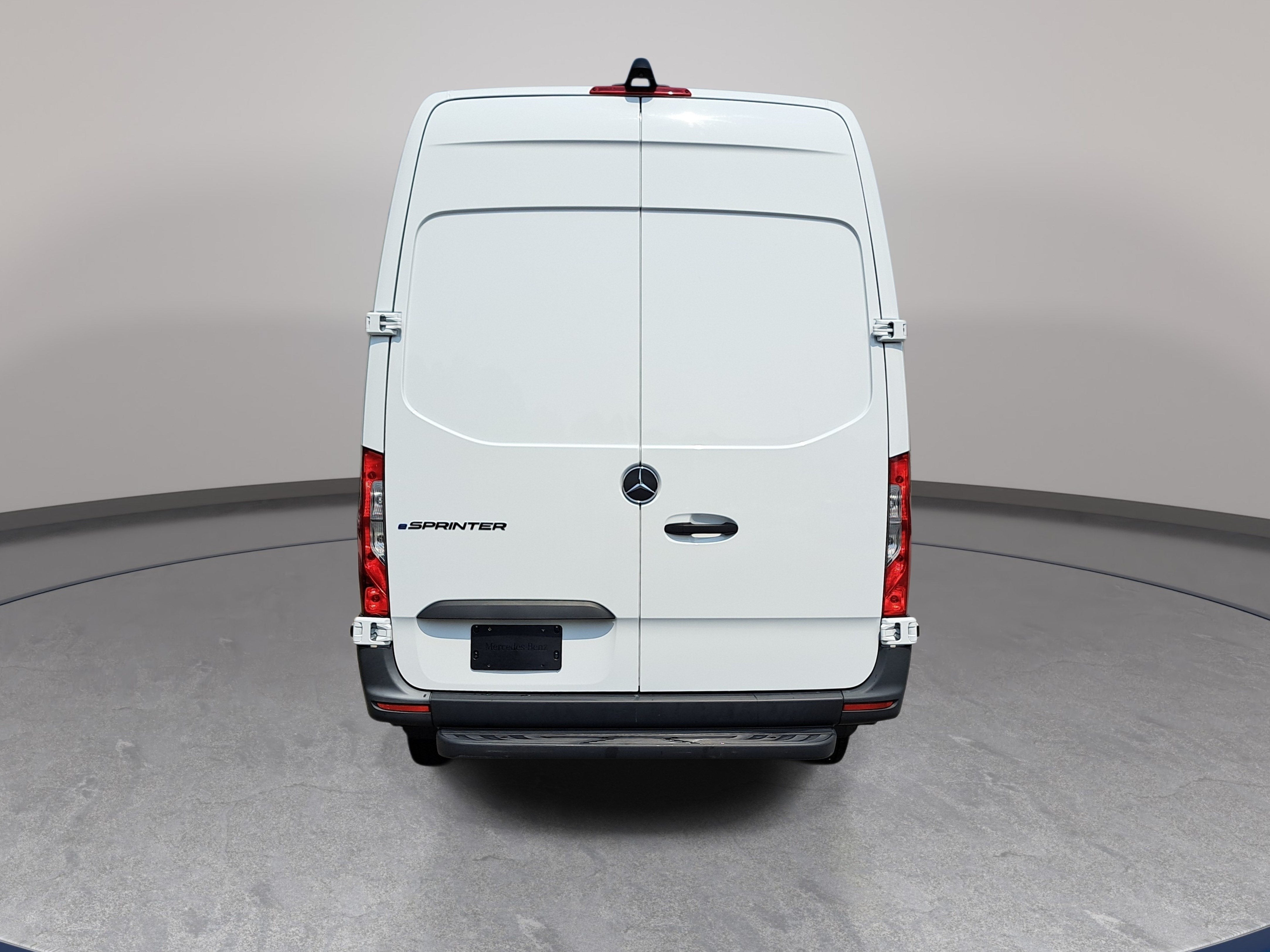 2024 Mercedes-Benz eSprinter Cargo Van Cargo 170 WB