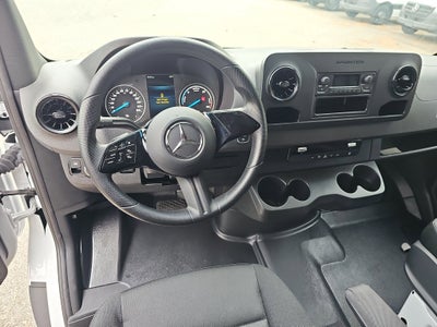 2024 Mercedes-Benz eSprinter Cargo Van Cargo 170 WB