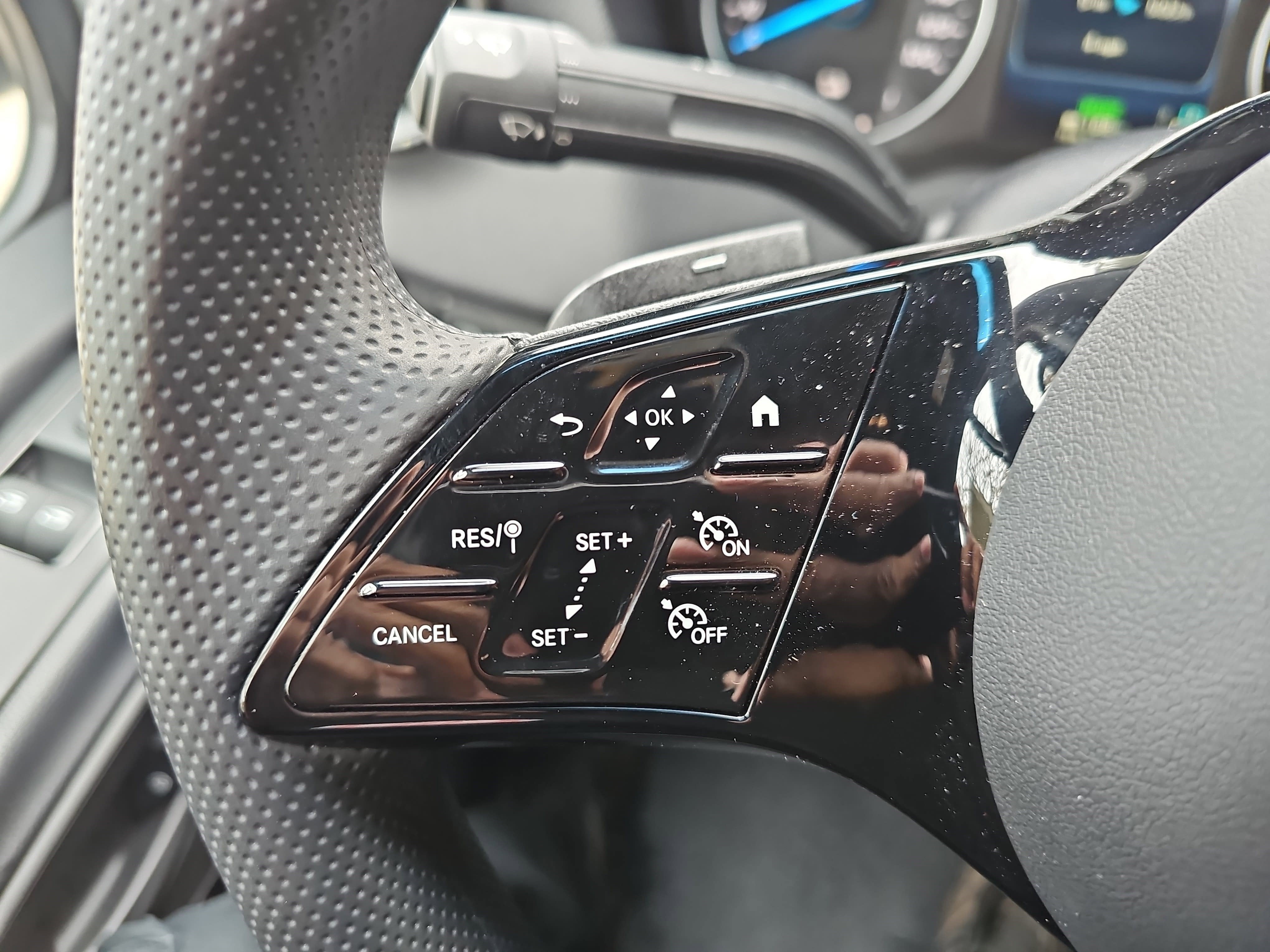 2024 Mercedes-Benz eSprinter Cargo Van Cargo 170 WB