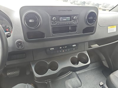 2024 Mercedes-Benz eSprinter Cargo Van Cargo 170 WB