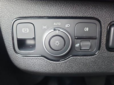 2024 Mercedes-Benz eSprinter Cargo Van Cargo 170 WB