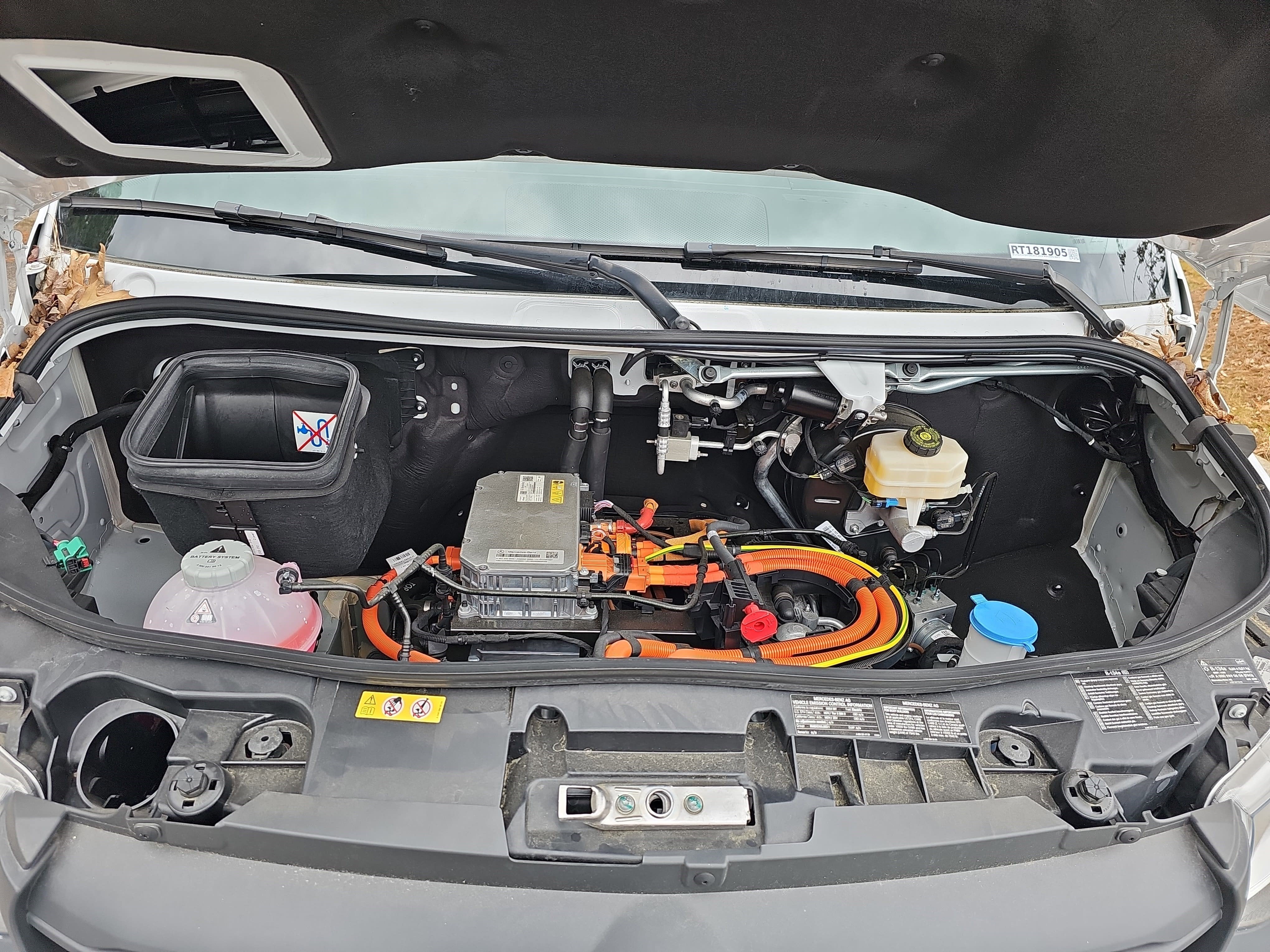 2024 Mercedes-Benz eSprinter Cargo Van Cargo 170 WB