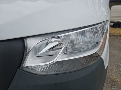 2024 Mercedes-Benz eSprinter Cargo Van Cargo 170 WB