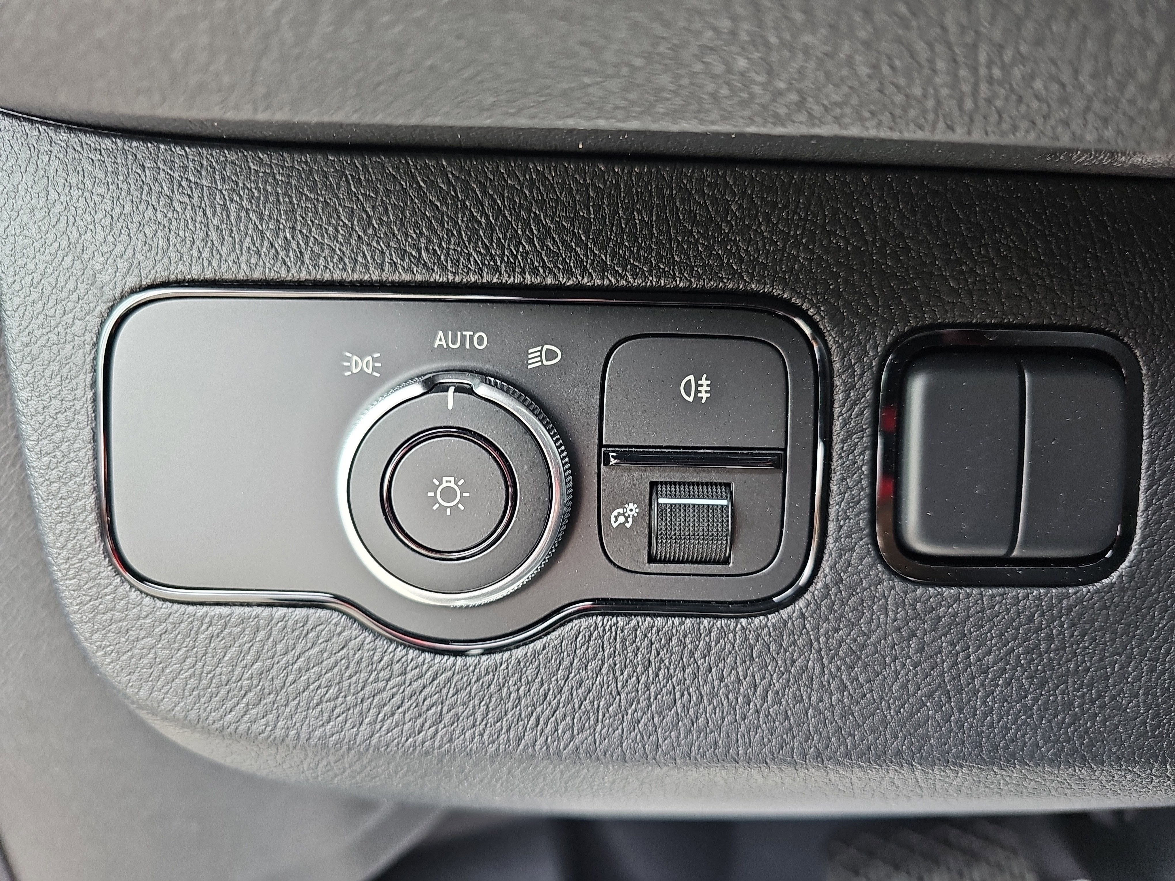 2025 Mercedes-Benz Sprinter Passenger Van Passenger 144 WB