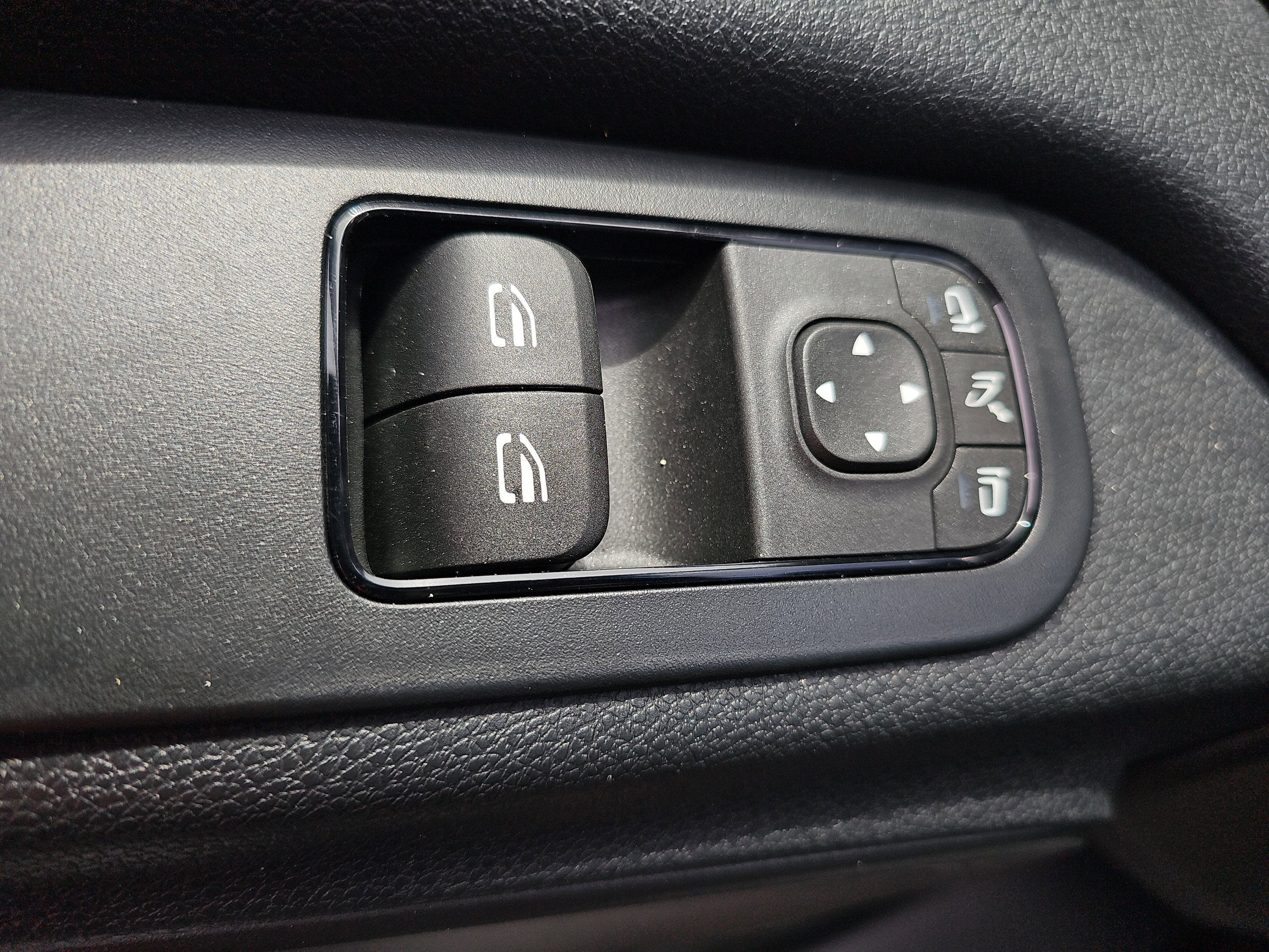 2025 Mercedes-Benz Sprinter Passenger Van Passenger 144 WB